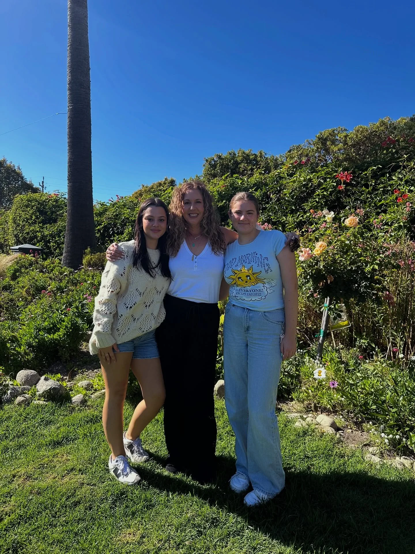A gorgeous afternoon with my daughter and my niece. 💗💗