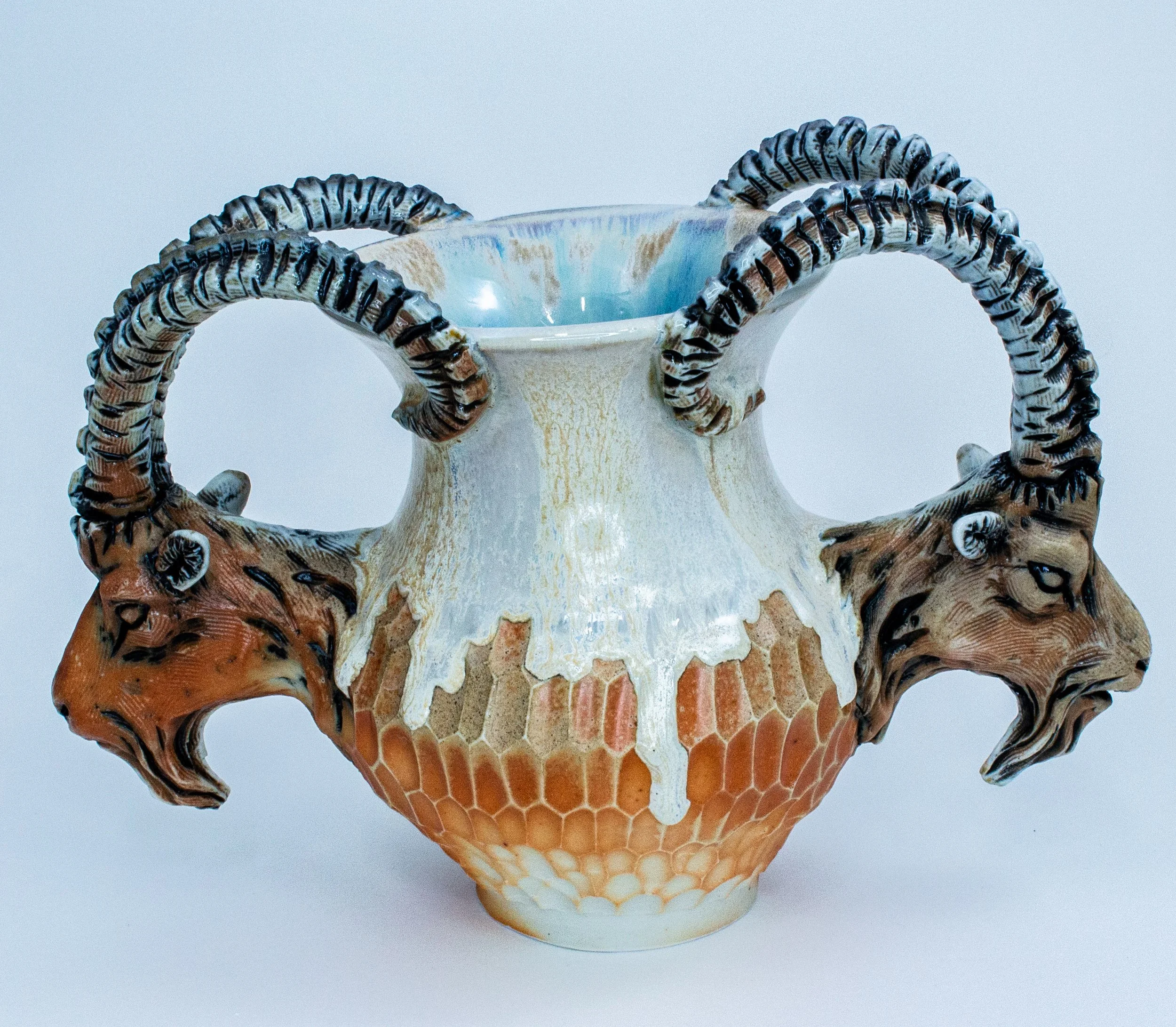 goat vase -pink:white67.jpg