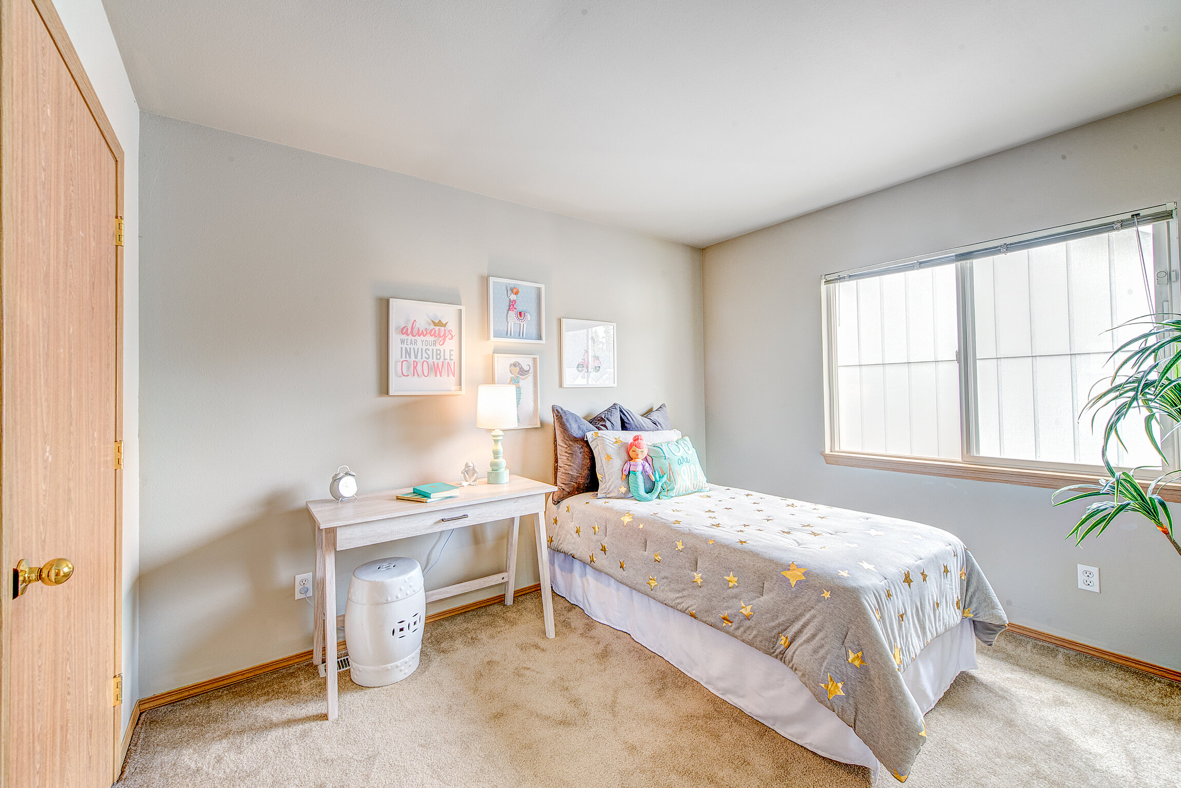 8b-bedroom-2.jpg