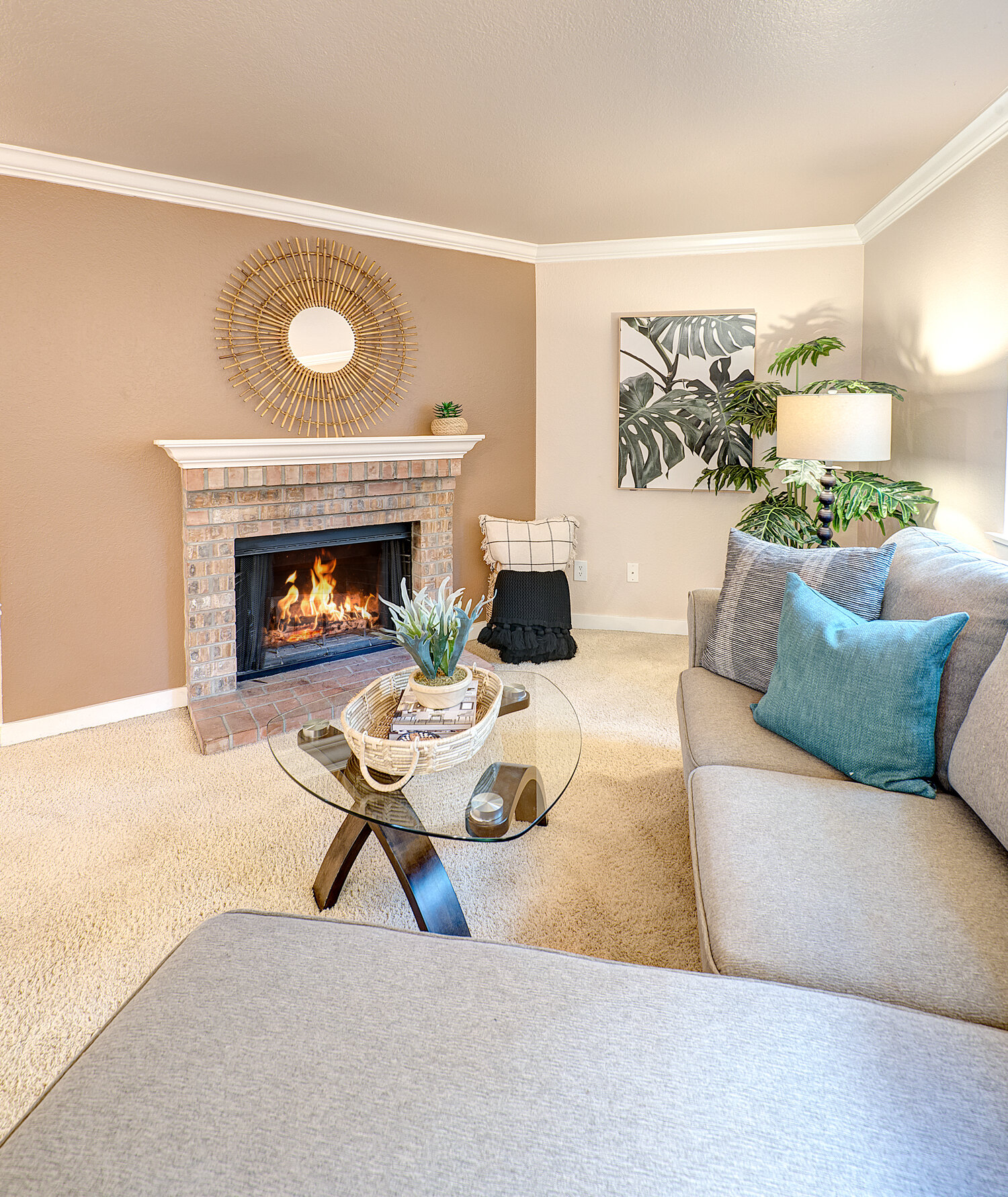 2-fireplace.jpeg