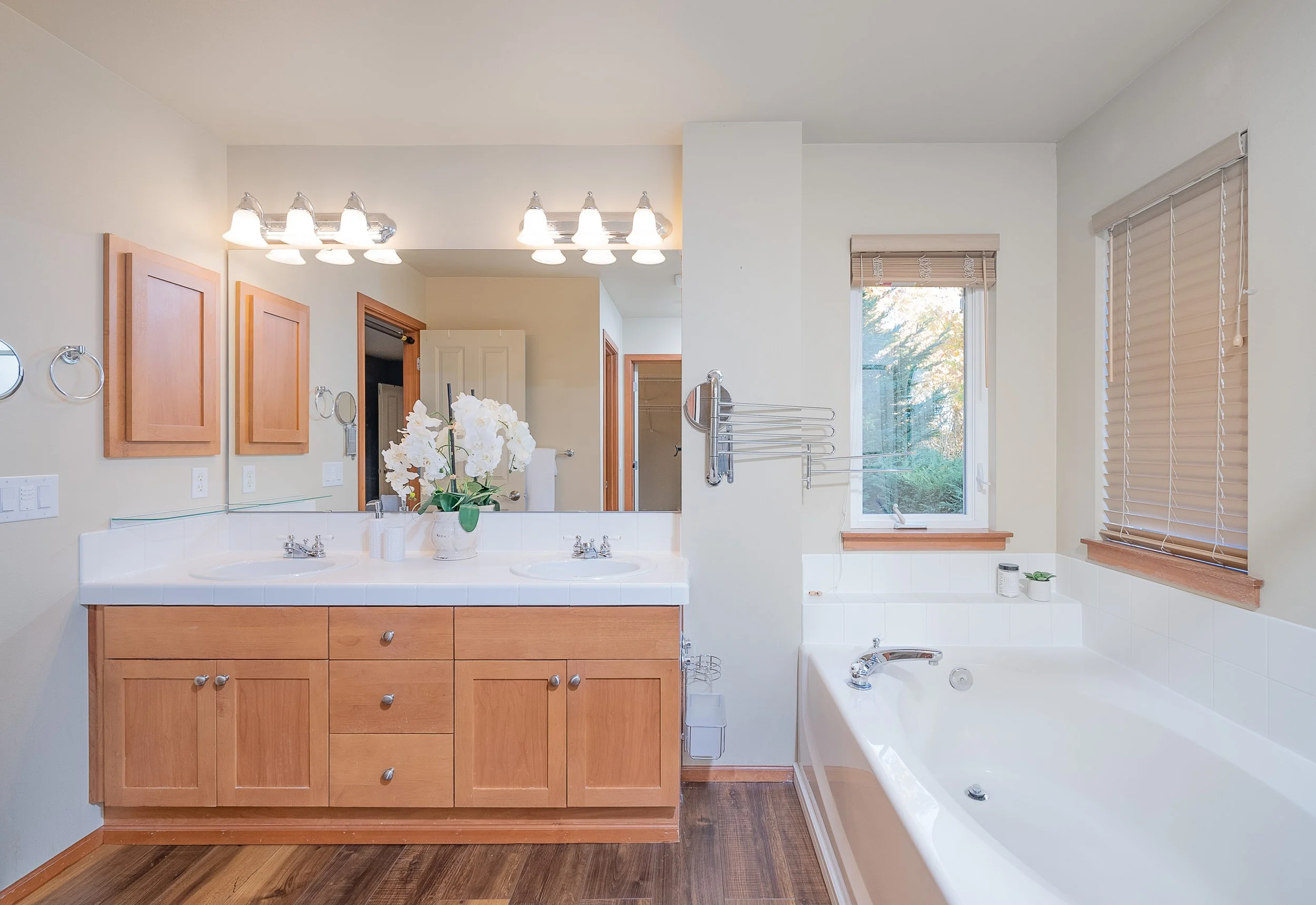 8b-master-bath.jpg