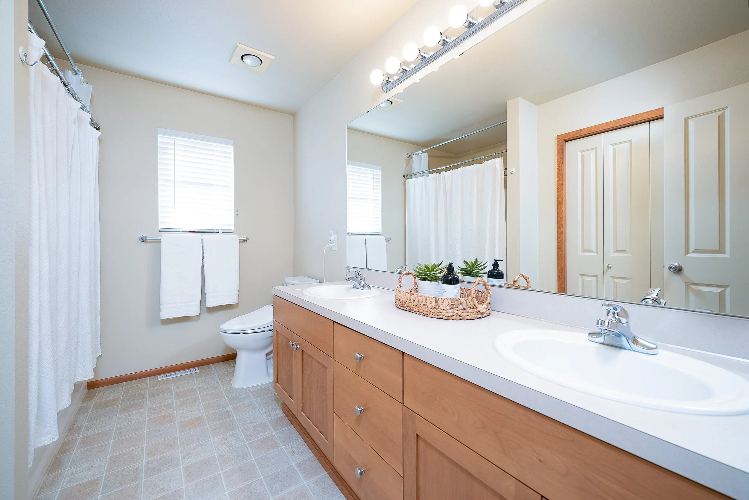 11a-guest-bath.jpg