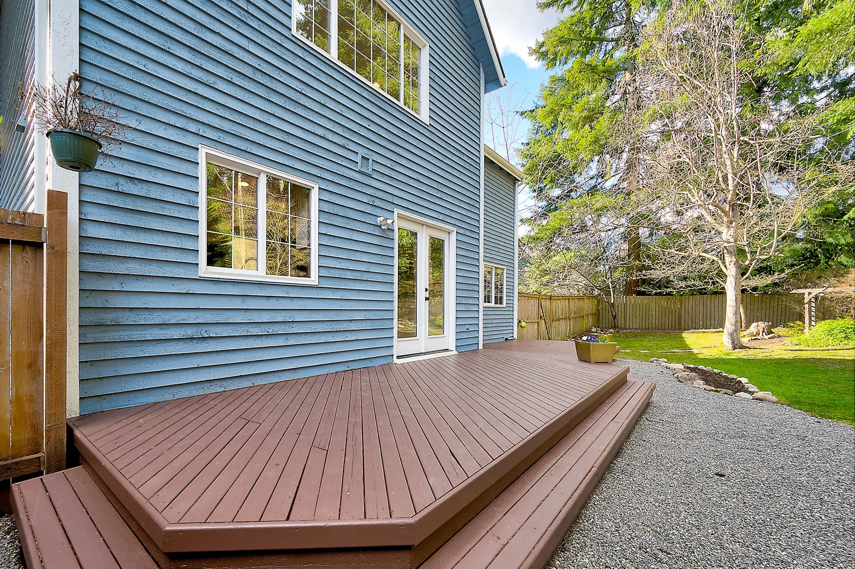 15a-backyard.jpg