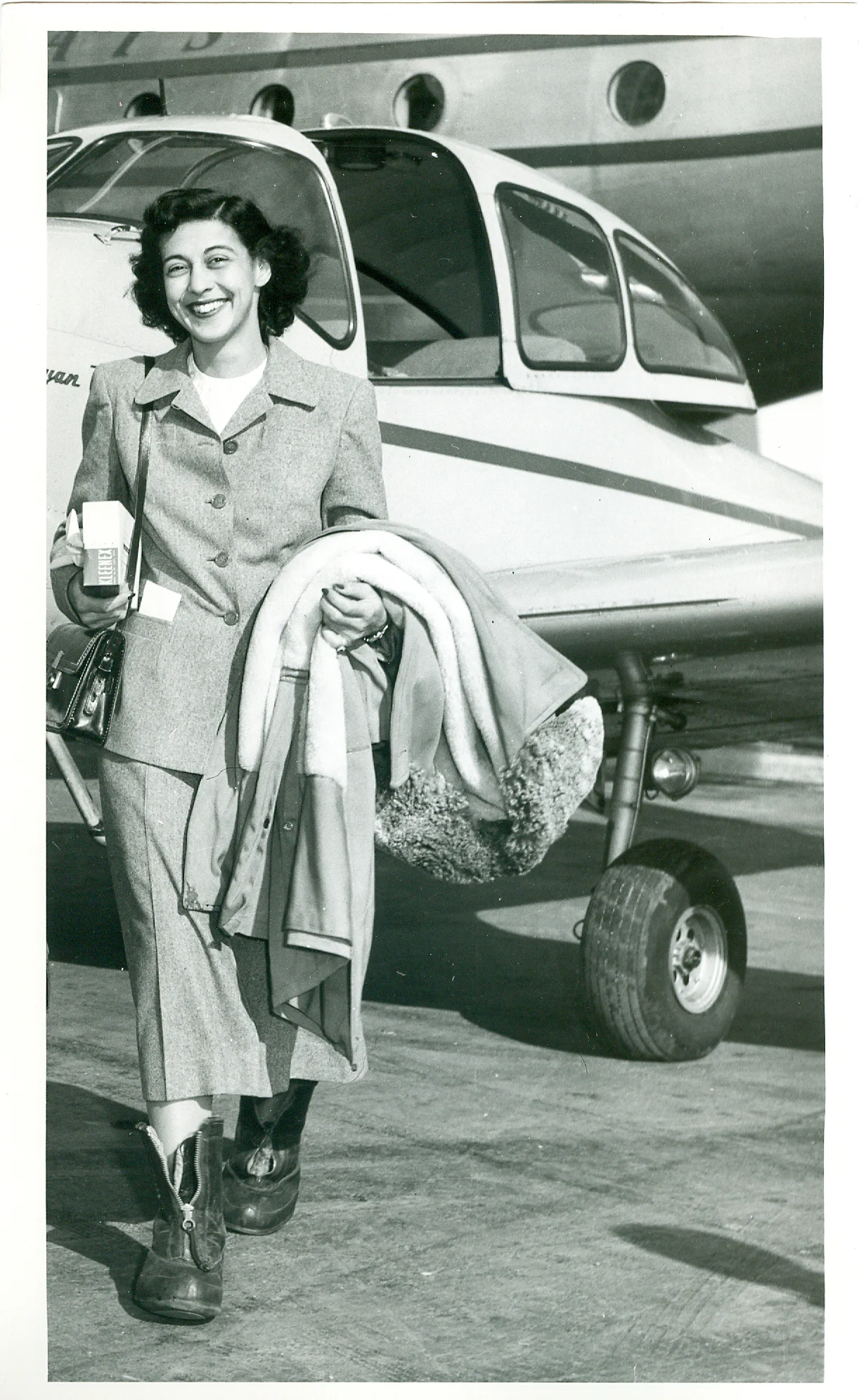 Betty Flying-5.jpg