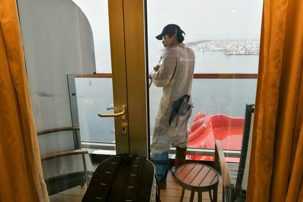 Don’t expect privacy in your cabin if you disembark after 9:00 a.m. We were surprised that the crew began readying the ship for new passengers before the old ones had fully exited.