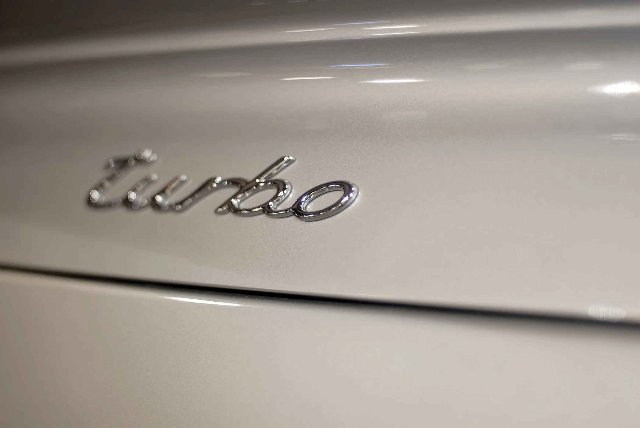 Porsche Turbo Badge WP.jpg
