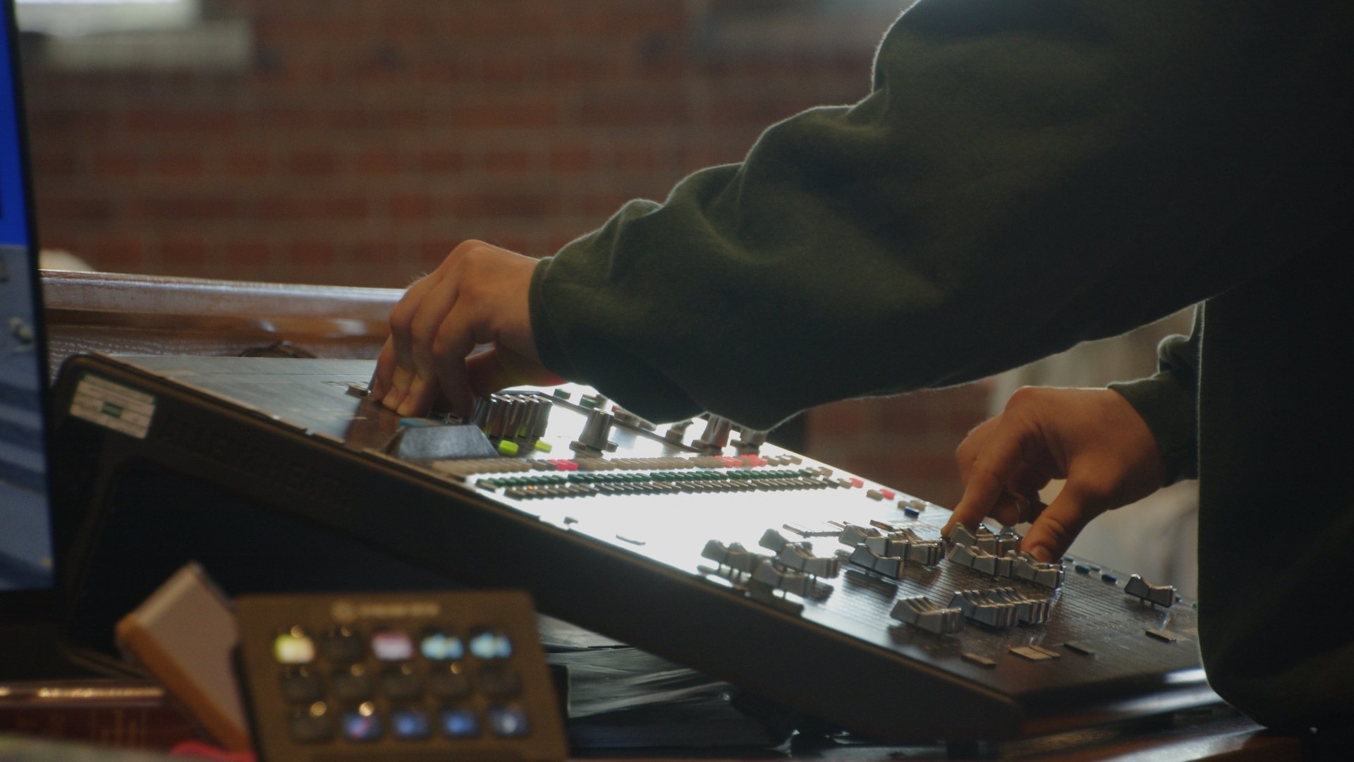 SundayAM22worship desk.jpg