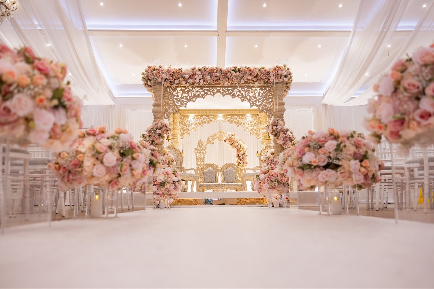 ✨ Sacred vows, vibrant traditions, and a love story that radiates through every frame. 💫
Keshav &amp; Puja&rsquo;s Hindu wedding was filled with beauty, laughter, and emotion &mdash; and we absolutely love showcasing not just the key highlights, but