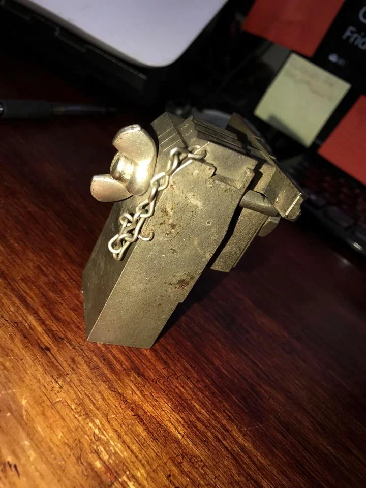 Original Briggs and Stratton key vise.