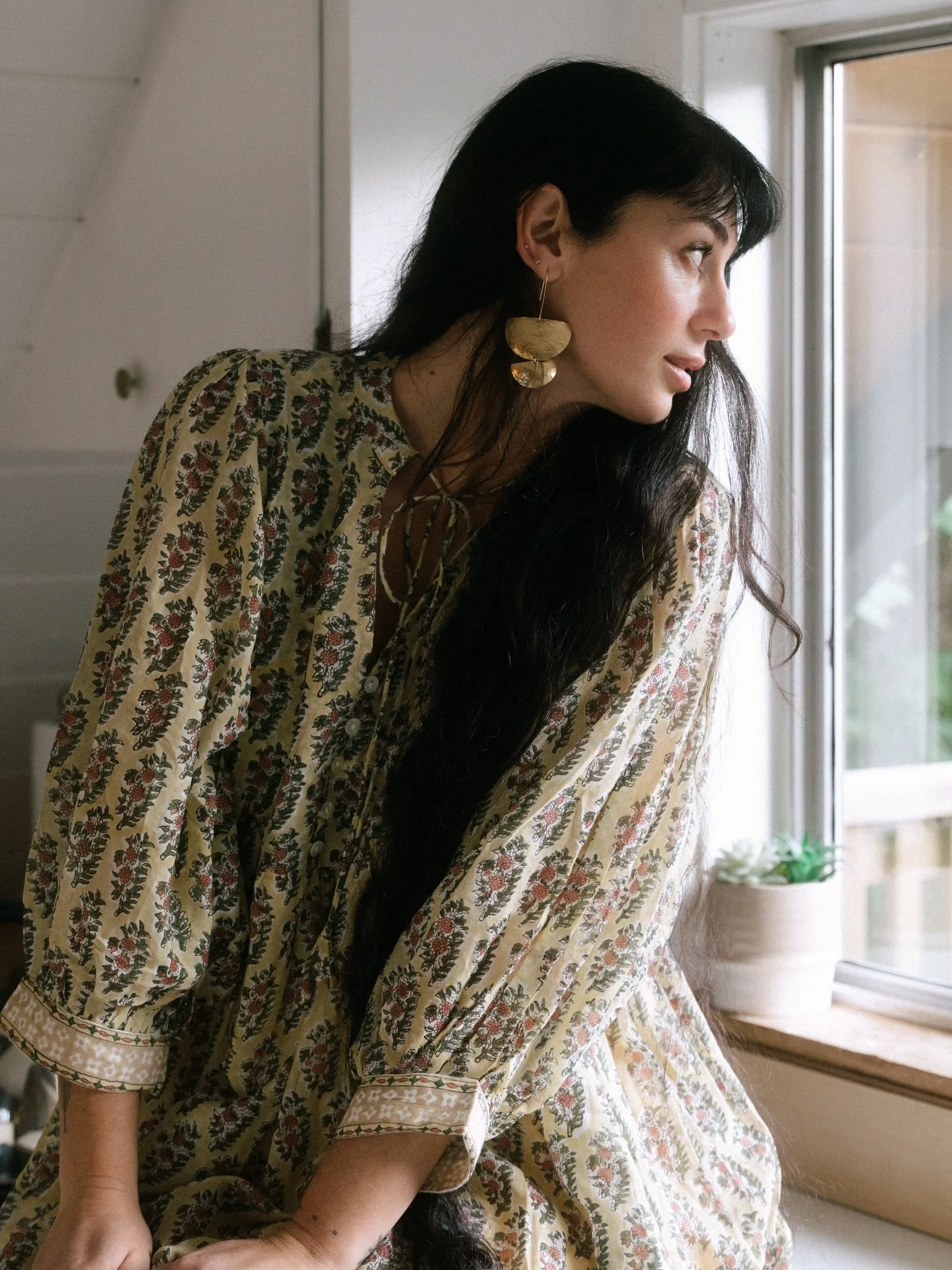 Big Goddess earrings&bull;&bull;
.
.
Shot by @thesaltedshutter, Dress @daughtersofindia 

.
.
#bohovibes #seekthesimpicity #gypsysoul #kinfolklife #daughtersofindia