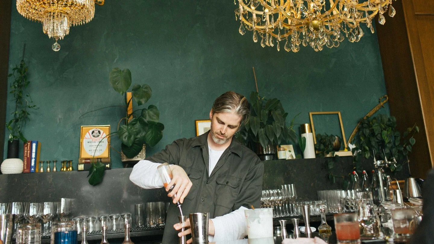 No plans needed. Just walk in, grab a seat at the bar and let us take it from there.

Your next favorite drink is waiting in the Living Room at Tailor.