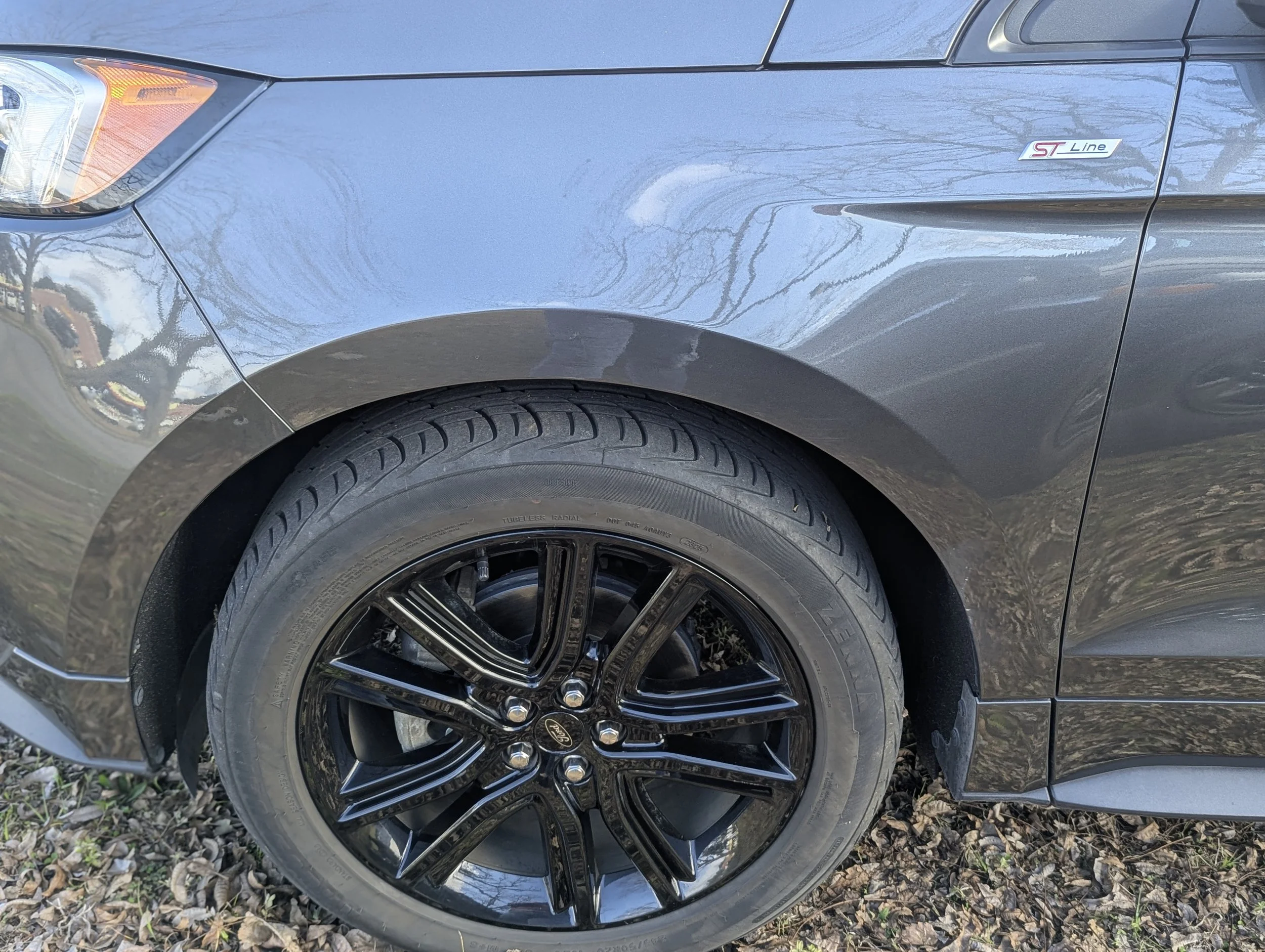 2020 Ford Edge Tire View