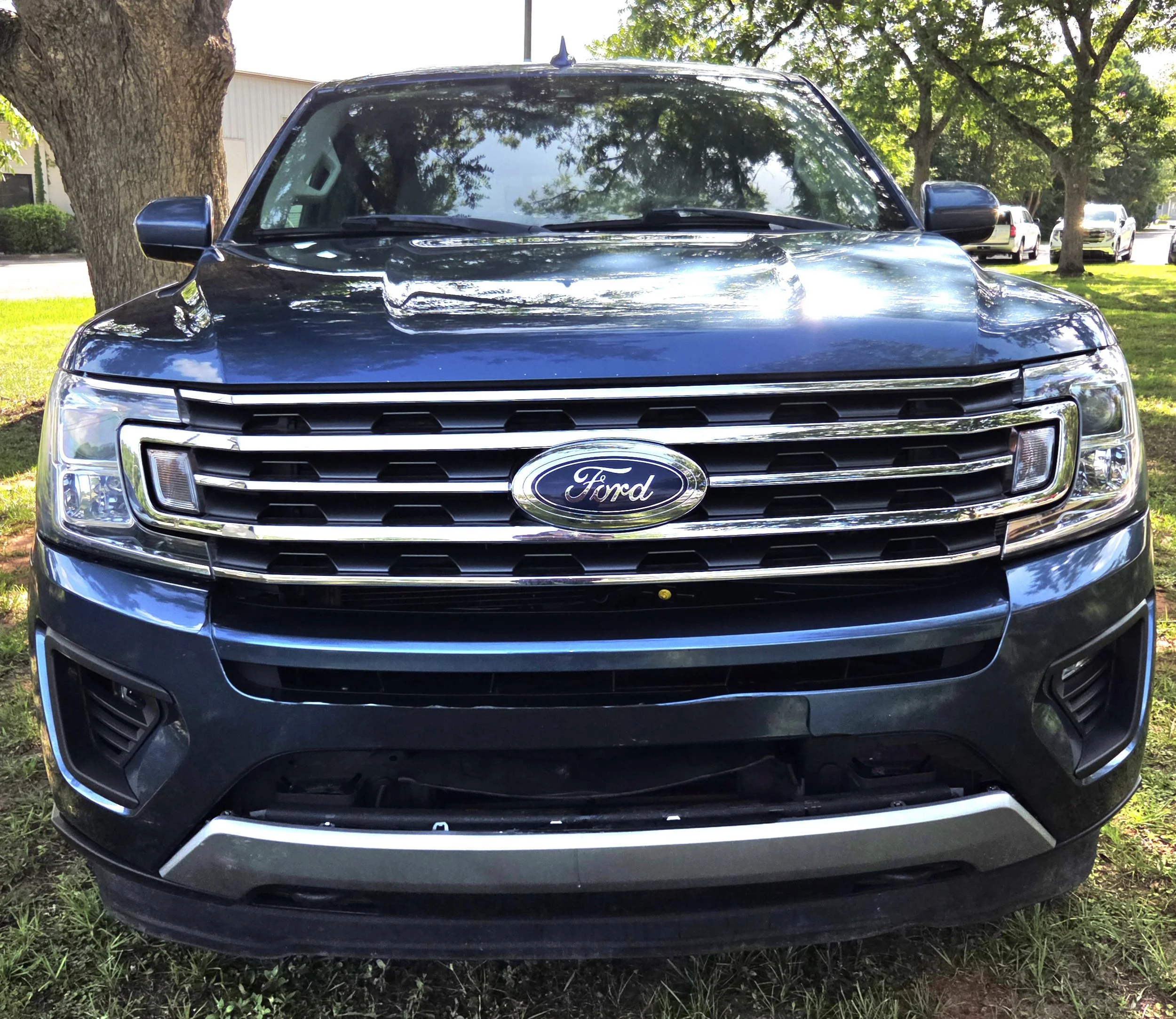 2020 Ford Expedition XLT Front View