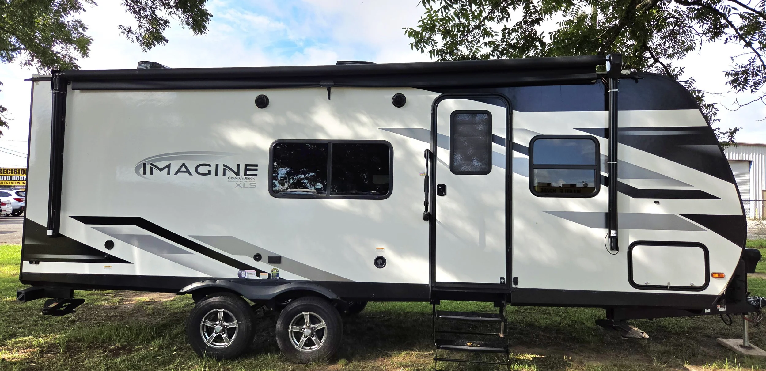 26’ Imagine XLS M-22MLE Travel Trailer