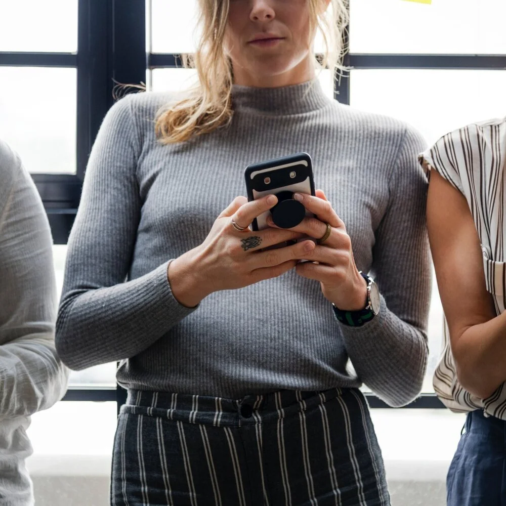 Episode 34: Media Literacy for NutritionIt seems like everywhere we turn these days, there's information about what we should and shouldn't eat, what's suddenly healthy, or what foods we should never eat. Heidi Skolnik, MS, CDN, FACSM, who advises d…