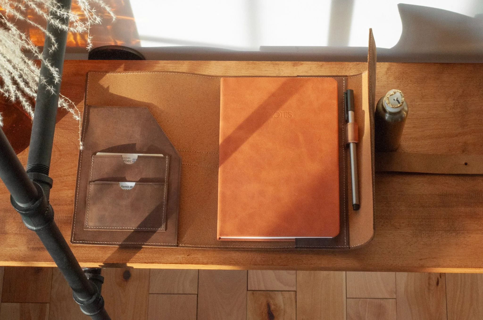carnet de voyage en cuir.jpg