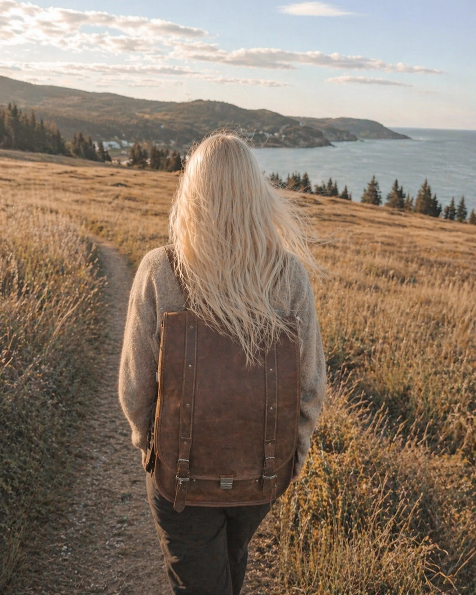 Comme ce sentier, chaque cr&eacute;ation prend son temps&hellip; un long processus pour donner naissance &agrave; des pi&egrave;ces uniques. 😇🥰😇

#artisansqu&eacute;b&eacute;cois