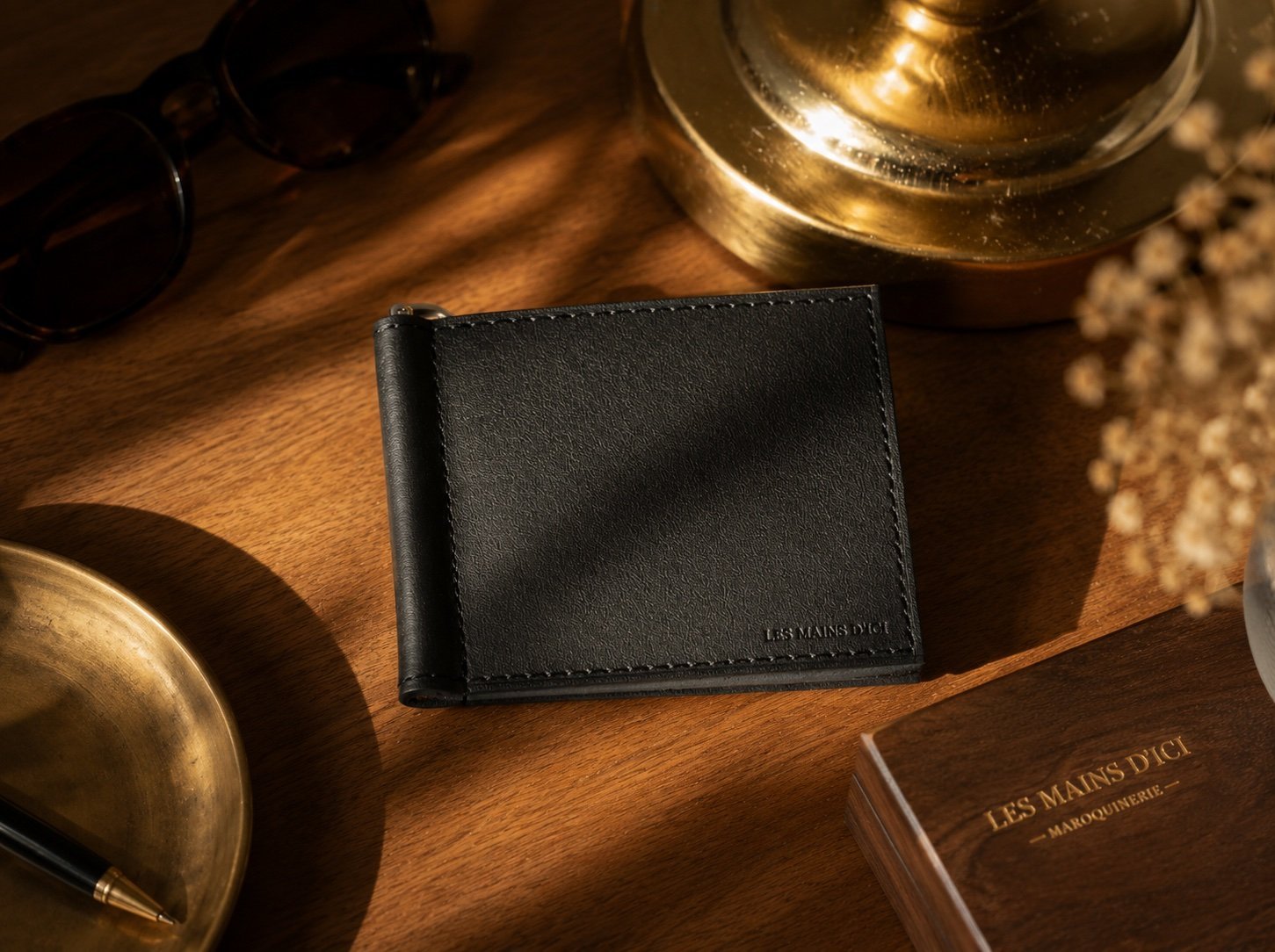 porte-billet-port-daniel-cuir-noir-pince-artisanal-quebec-les-mains-dici.jpg