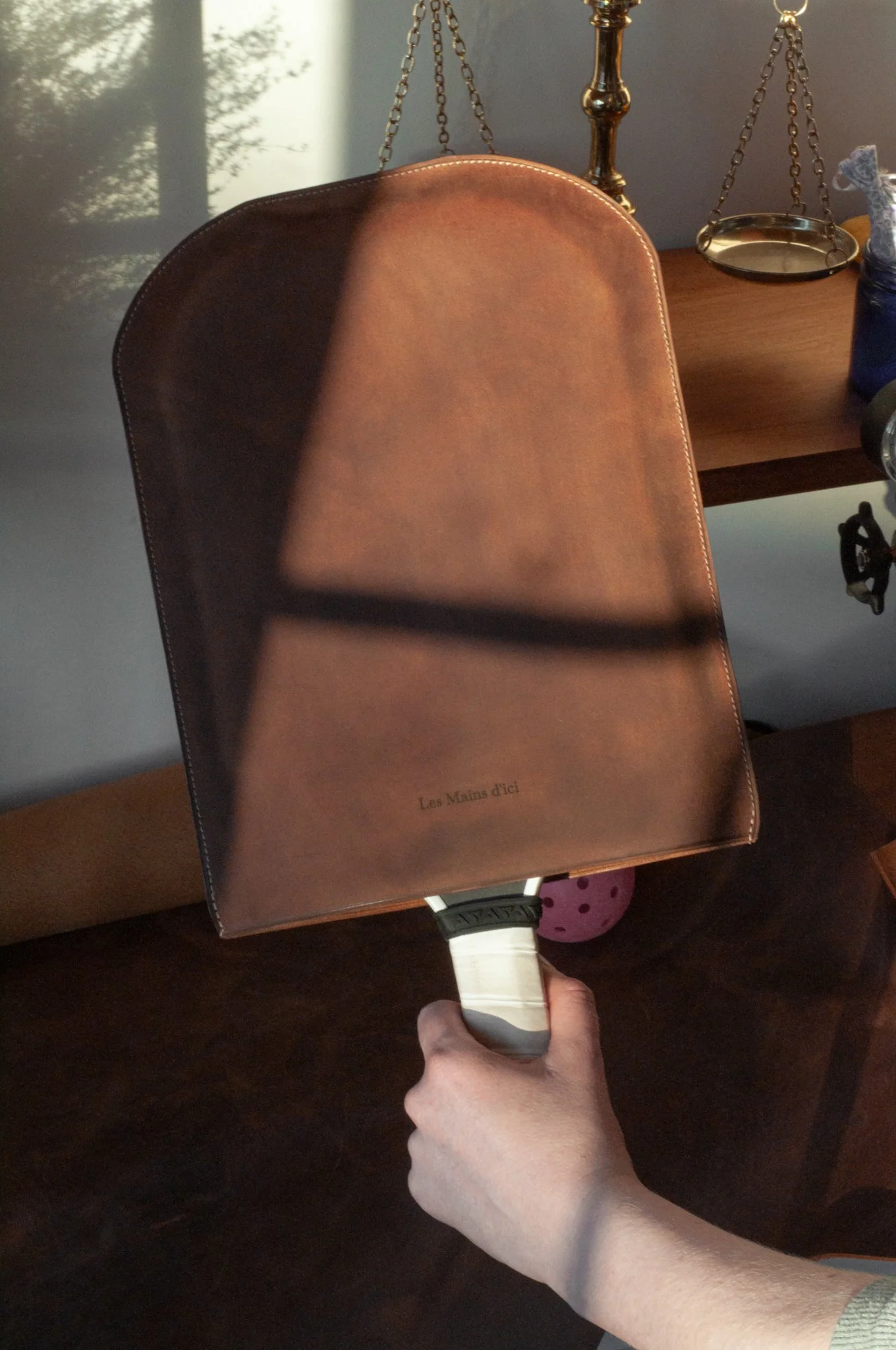 les mains d'ici pickleball housse en cuir.jpg