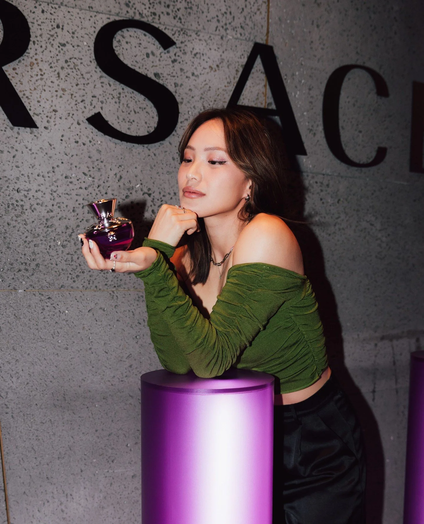 A sophisticated celebration of style and scent at the Versace Dylan Purple Launch Event 📸⁠
⁠
@versace⁠
@so_auckland⁠
⁠@riseandshinepr⁠
⁠
⁠
#eventphotographer #eventphotography #photographer #photography #canon #event #portrait #events #photoshoot #p