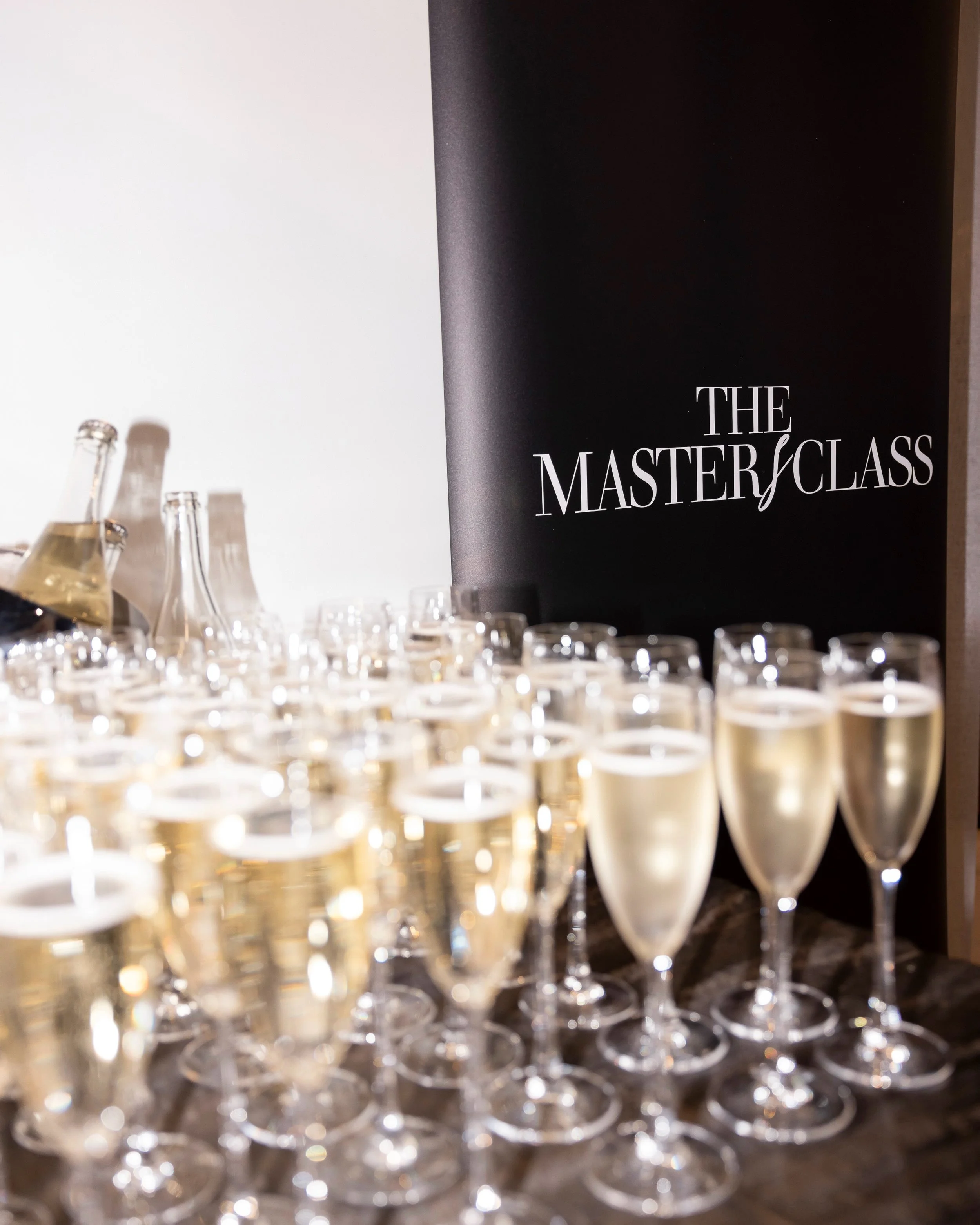 Taken at The Mastersclass, Auckland 🖤

@makeupbyannalee 
@katesolleymakeup 
@kasiaastanicich 
@gabriellehoughtonn 

#eventphotographer #eventphotography #luxuryevents #eventphoto #newzealand