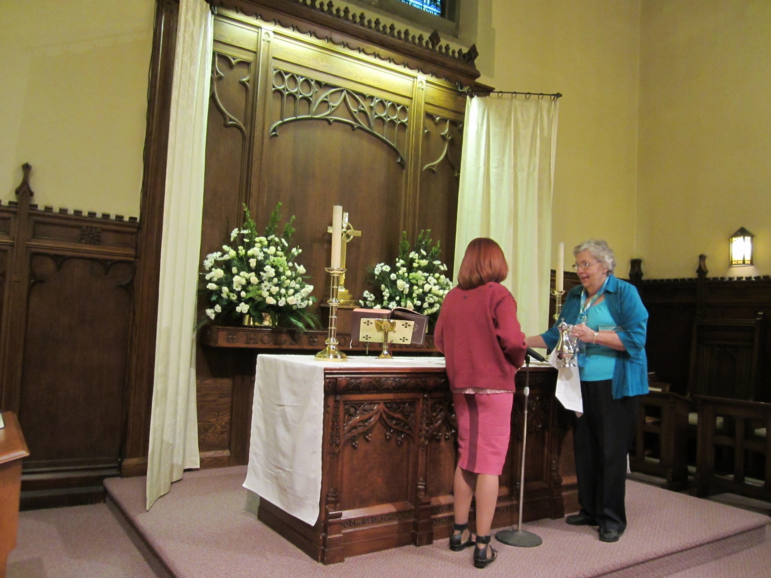 10 Flowers on Altar, Audrey Mclennan & Margaet Langston.JPG