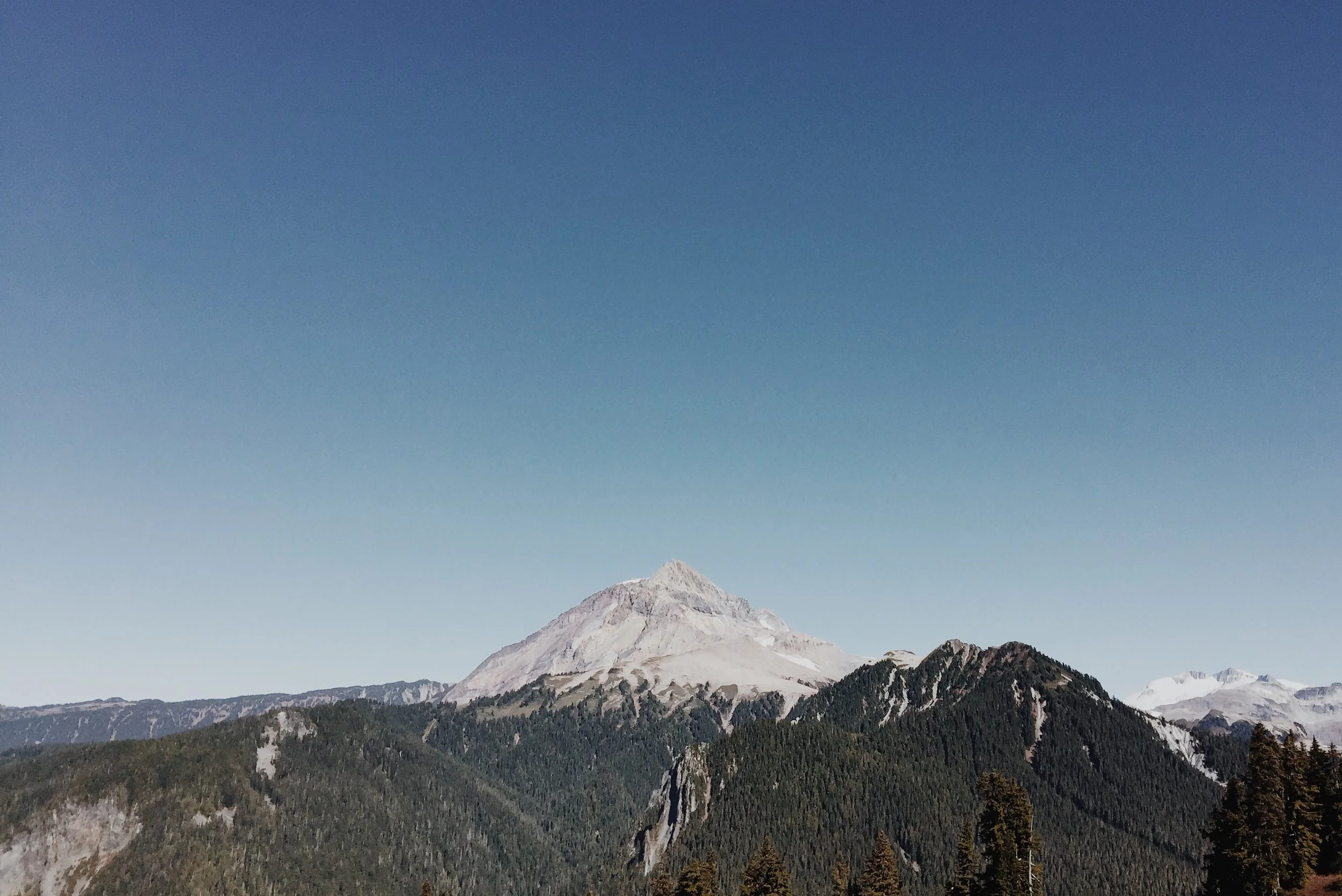 Elfin-Lakes-Lorraine-Yeung-1.jpg