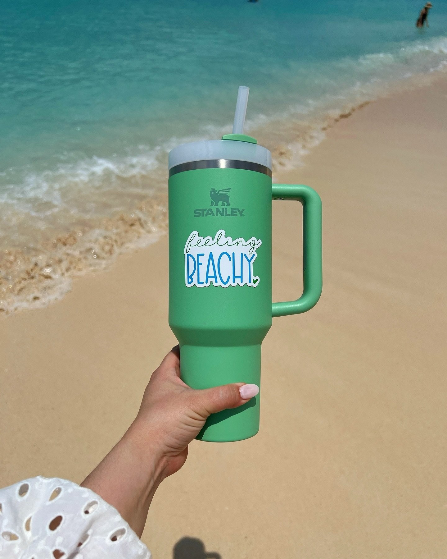 Feeling Beachy ☀️🌊🏝️ Who else is ready for a summer vacation? 

Get your cup ready for summer with a fun Stylin Brunette Magnet 🧲 link in bio 

#stylinbrunette #beach #summervacation #beachlife #beachvibes #feelingbeachy #magnet #stanleycup #styli