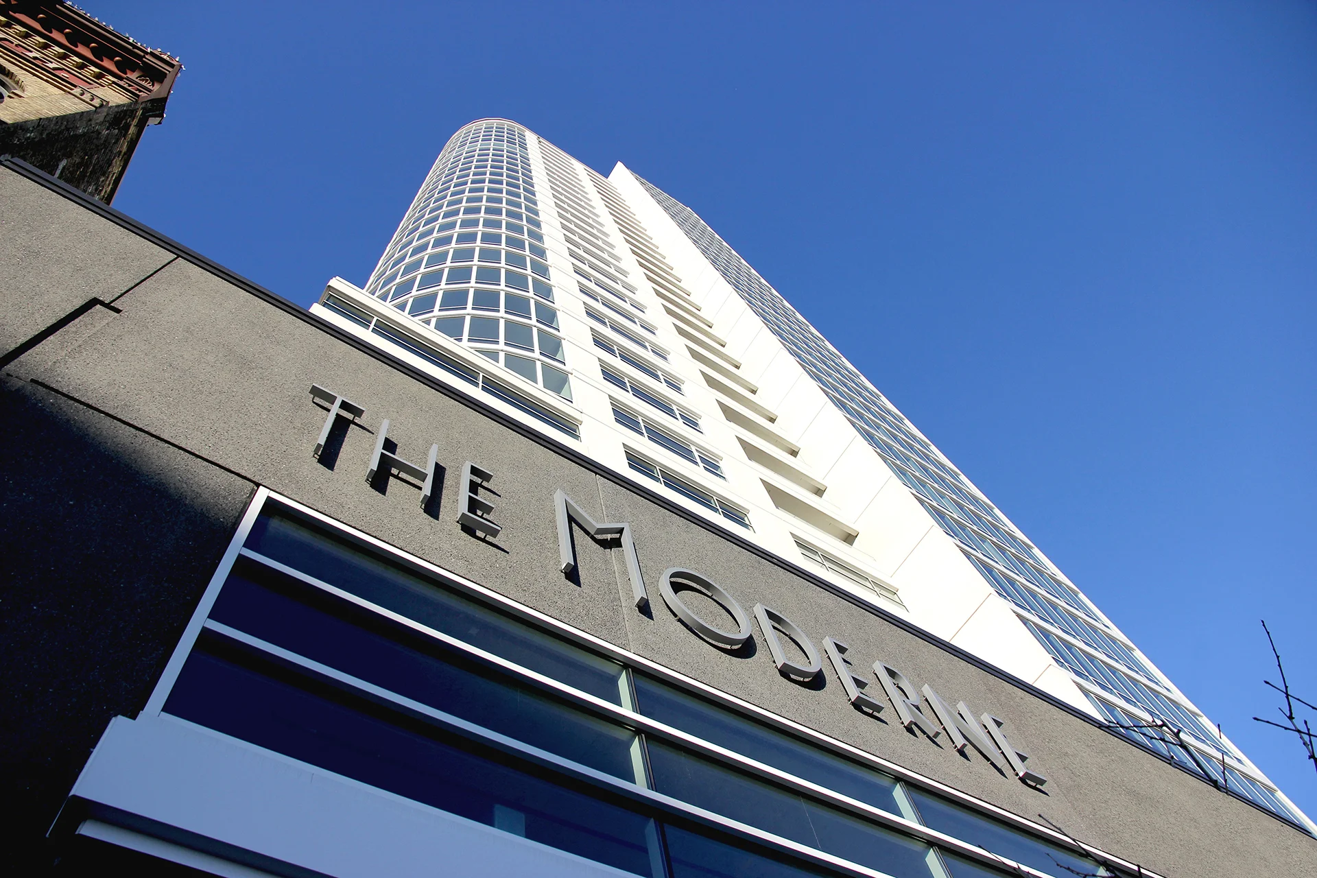 01THE MODERNE.jpg