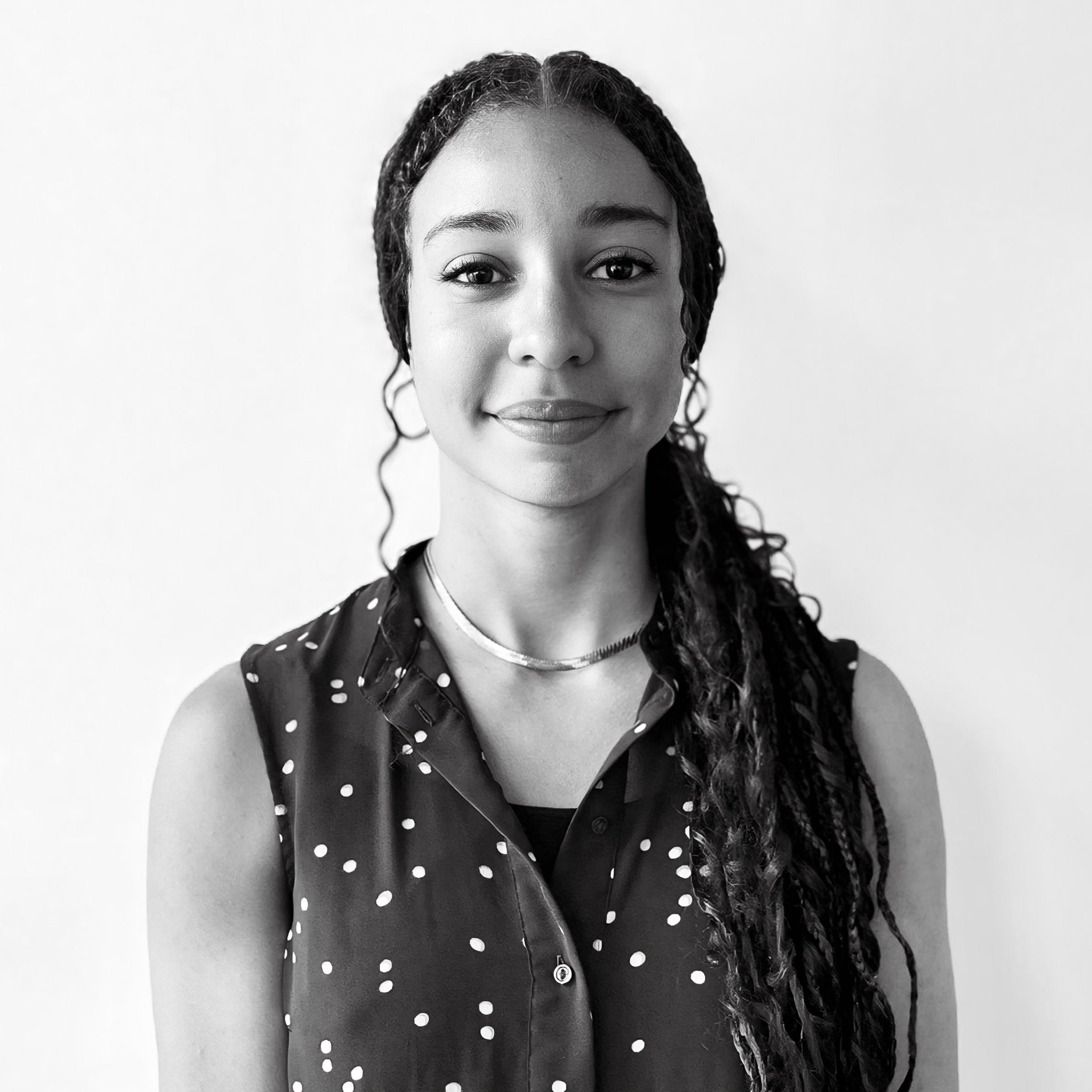 Rebeca, Intern