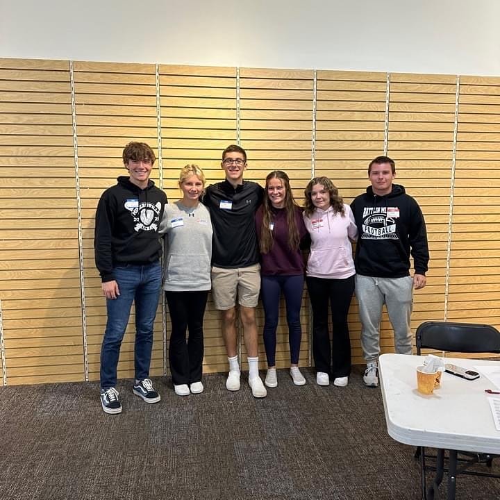 The results are in and advisors have been notified! 
The winners of the Youth Summit Volunteer Fair @goosechase scavenger hunt are...
Minersville, North Schuylkill, and Schuylkill Technology Center South!  Each school receives a Dunkin gift card, cou