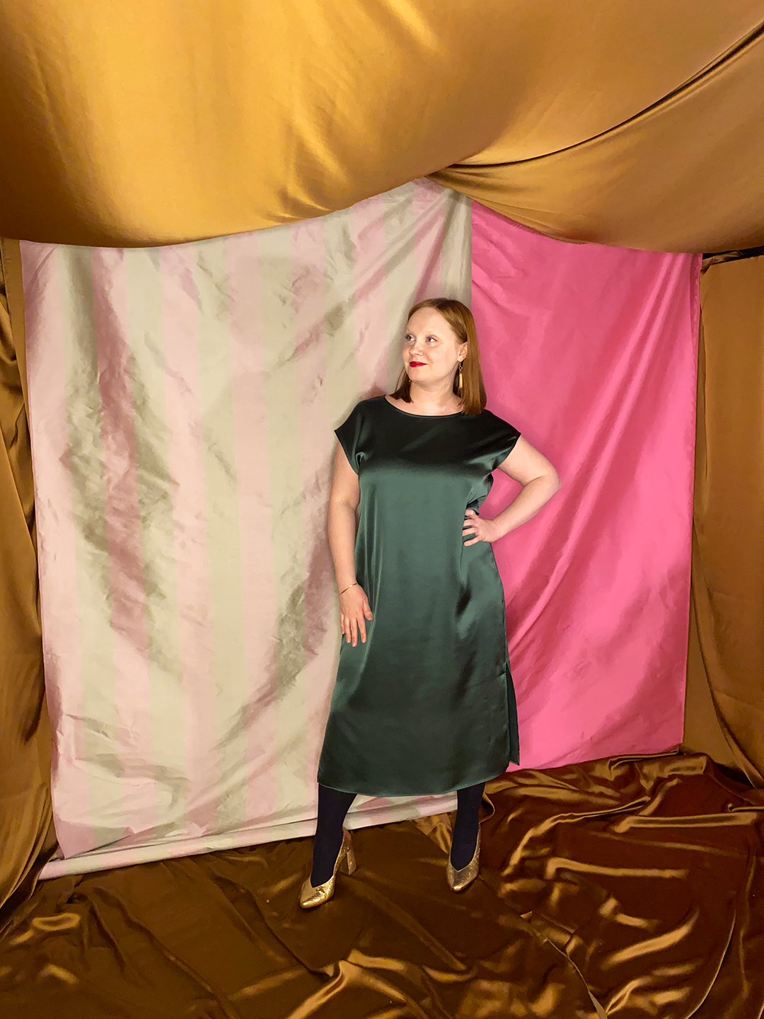 Occasion dress tummanvihreä etu.png