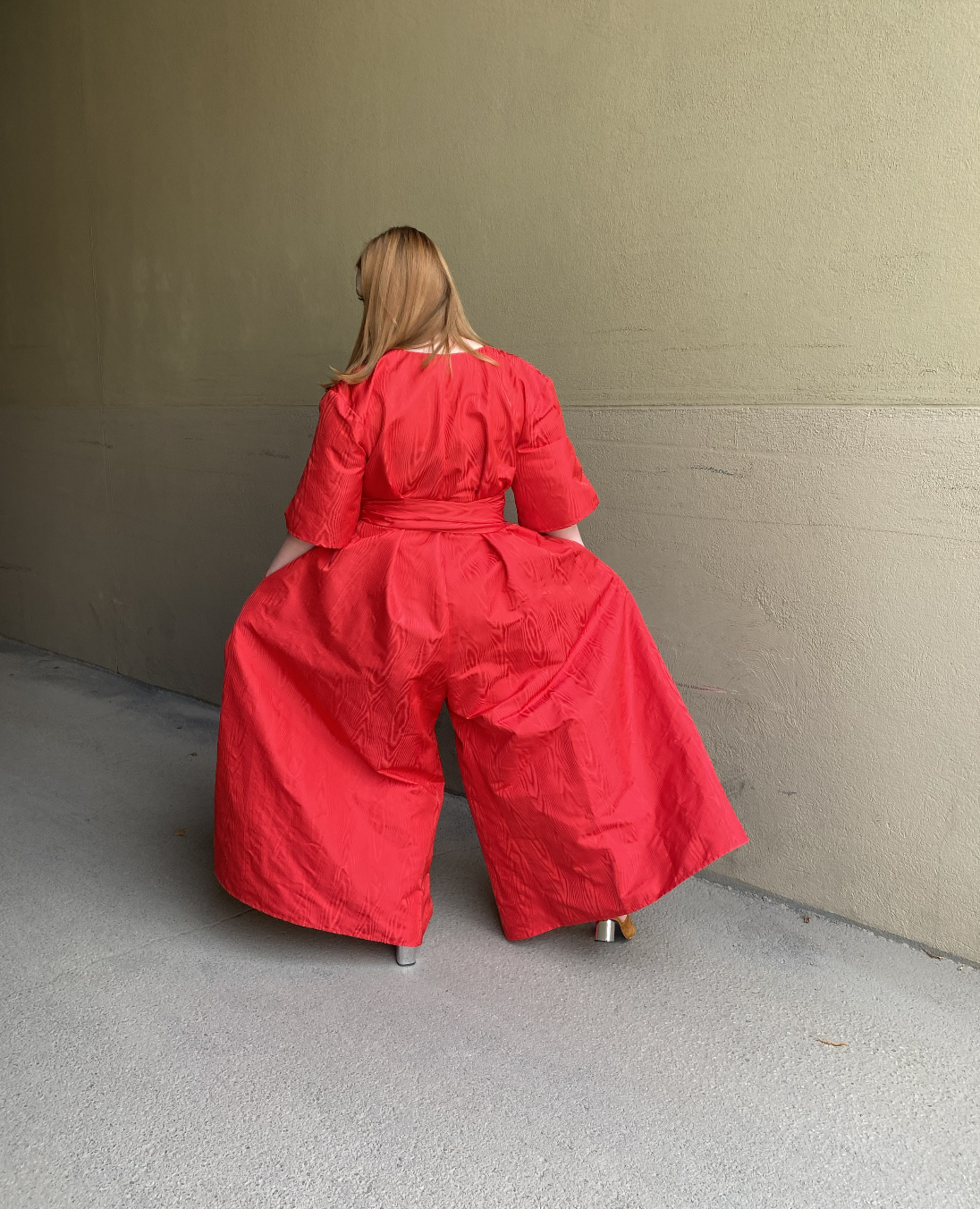 Sarianna Niskala haalari punainen taka.png