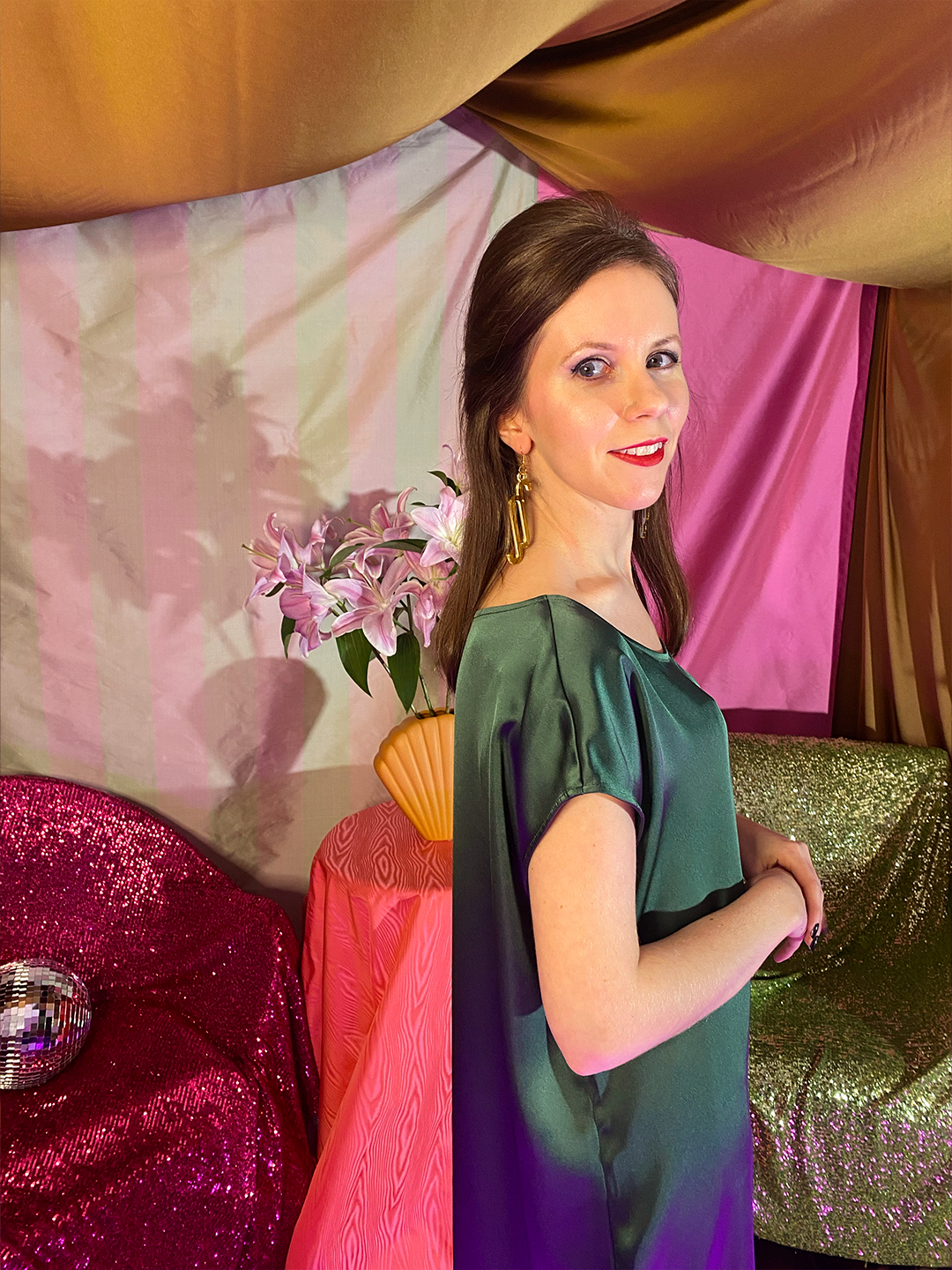 Occasion dress dark green close-up.png