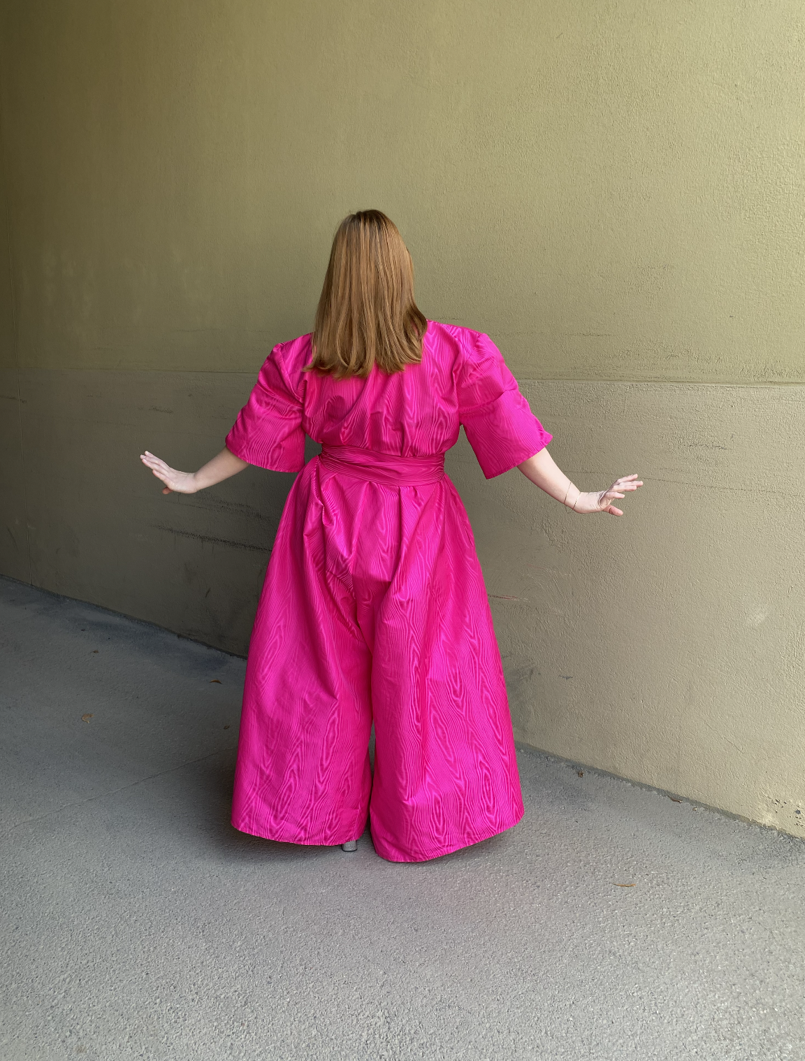 Sarianna Niskala Pinkki juhlahaalari taka 4.png