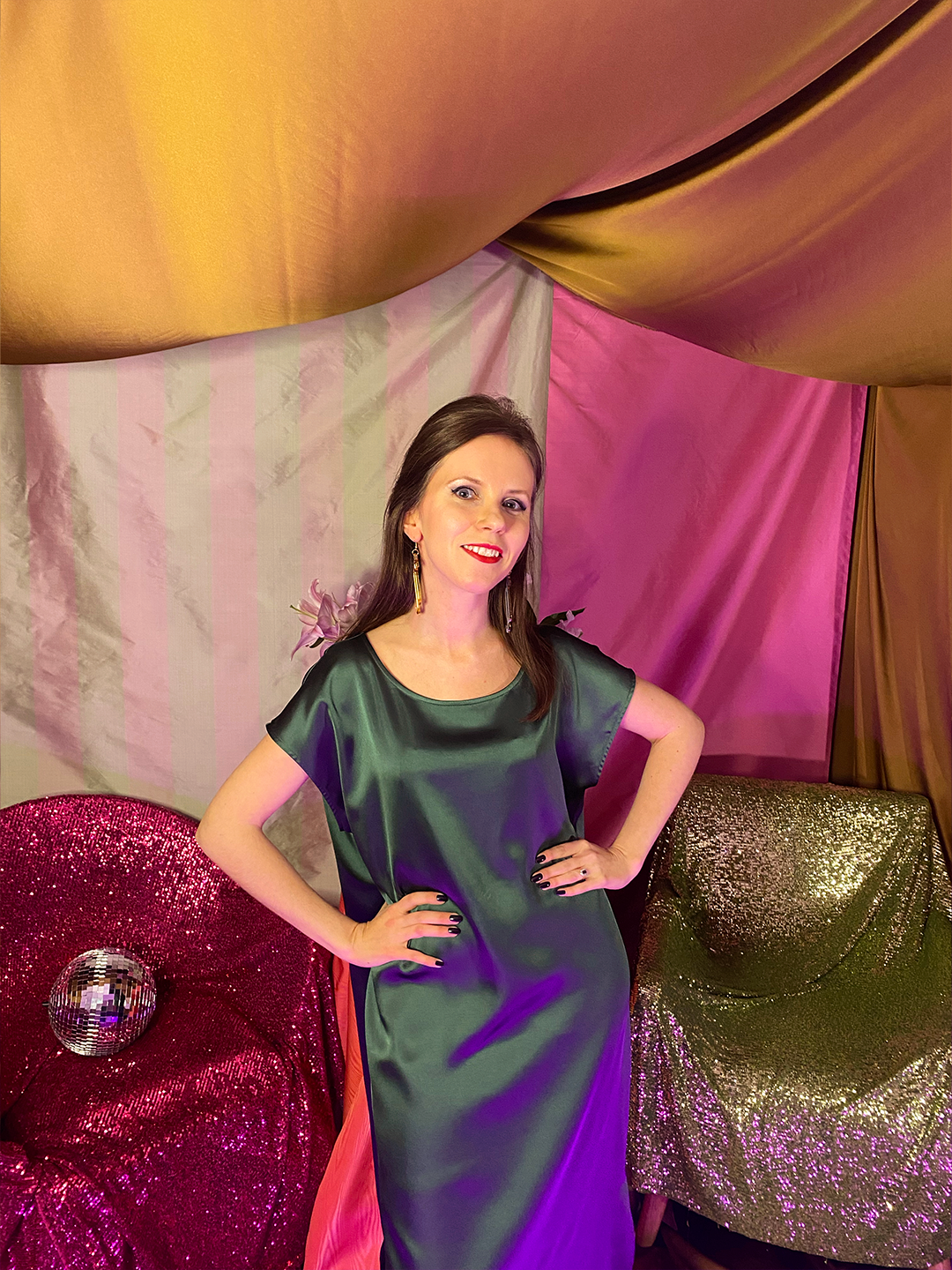 Occasion dress dark green front close up.png