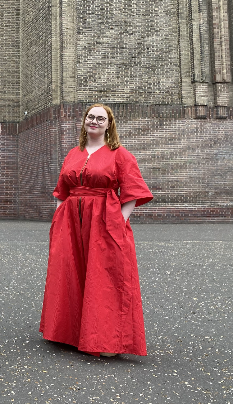 Sarianna Niskala haalari punainen Lontoo.png