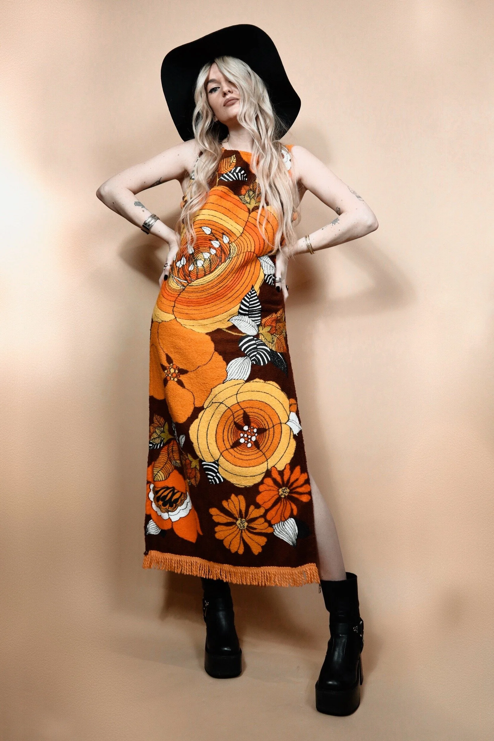 MARIGOLD : Vintage 60s Orange Psychedelic Fringe Tassel Trim Towel Dress - MEDIUM