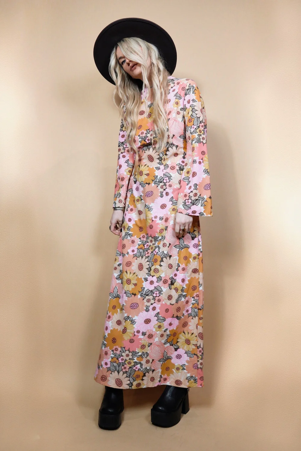VALLEY OF THE DOLLS : Vintage 60s Floral Maxi Dress - MEDIUM Strange Ray Vintage VALLEY OF THE DOLLS : Vintage 60s Floral Maxi Dress - MEDIUM Strange Ray Vintage