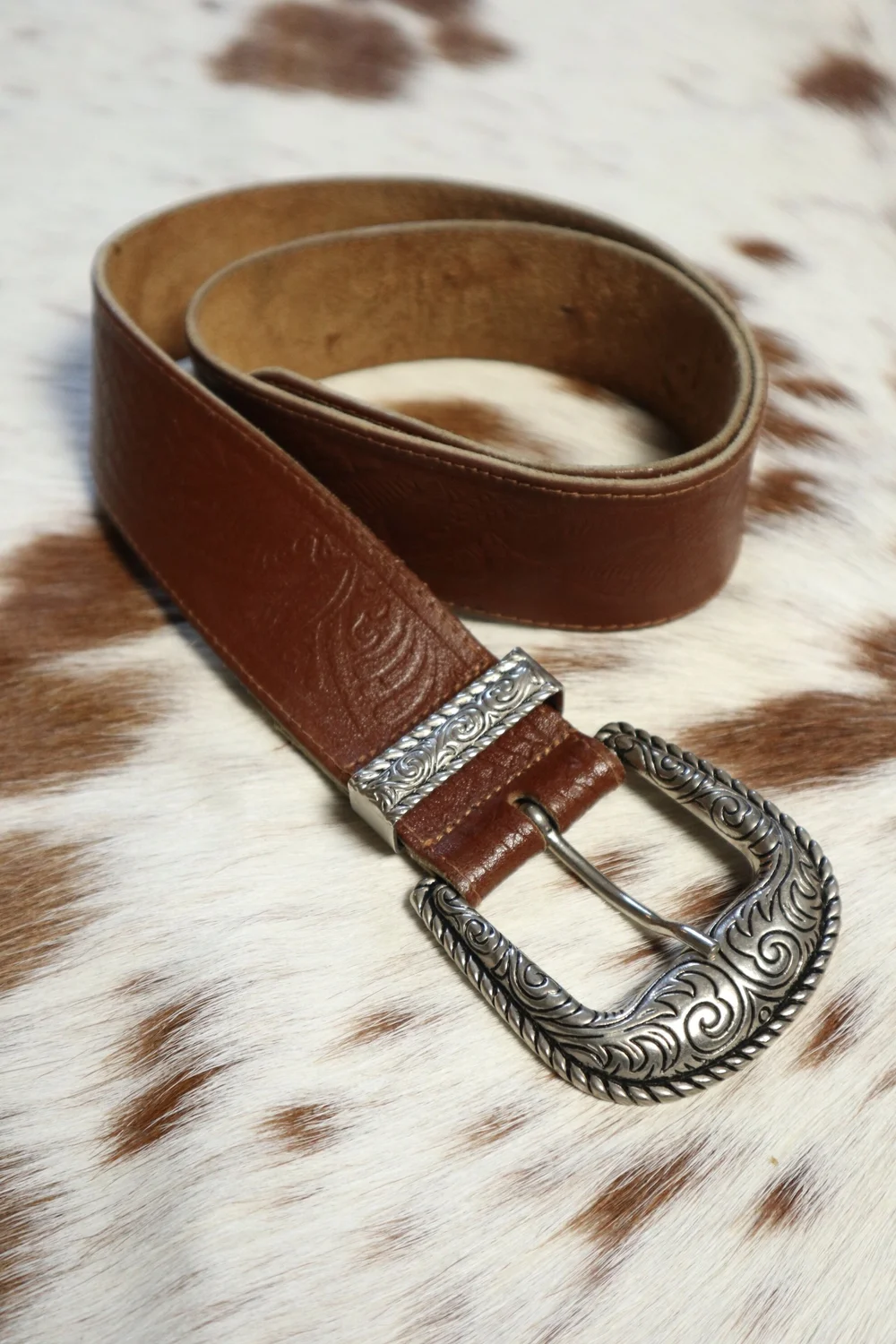 BUCKLE UP : Chunky metal buckle western belt brown tooled  display picture 3