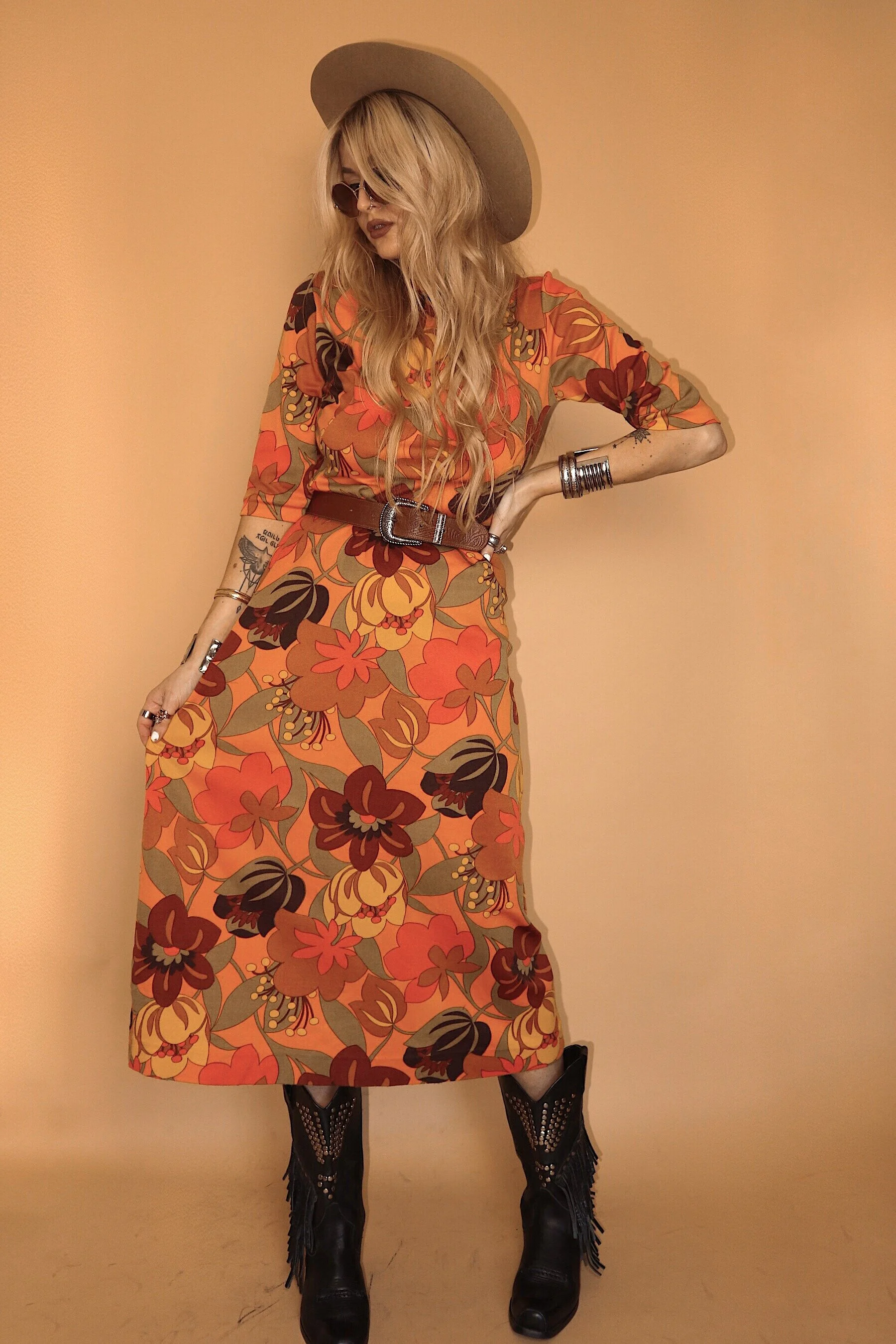 SUNSHINE OF YOUR LOVE : Vintage 90s Orange Flower Pattern Dress - MEDIUM