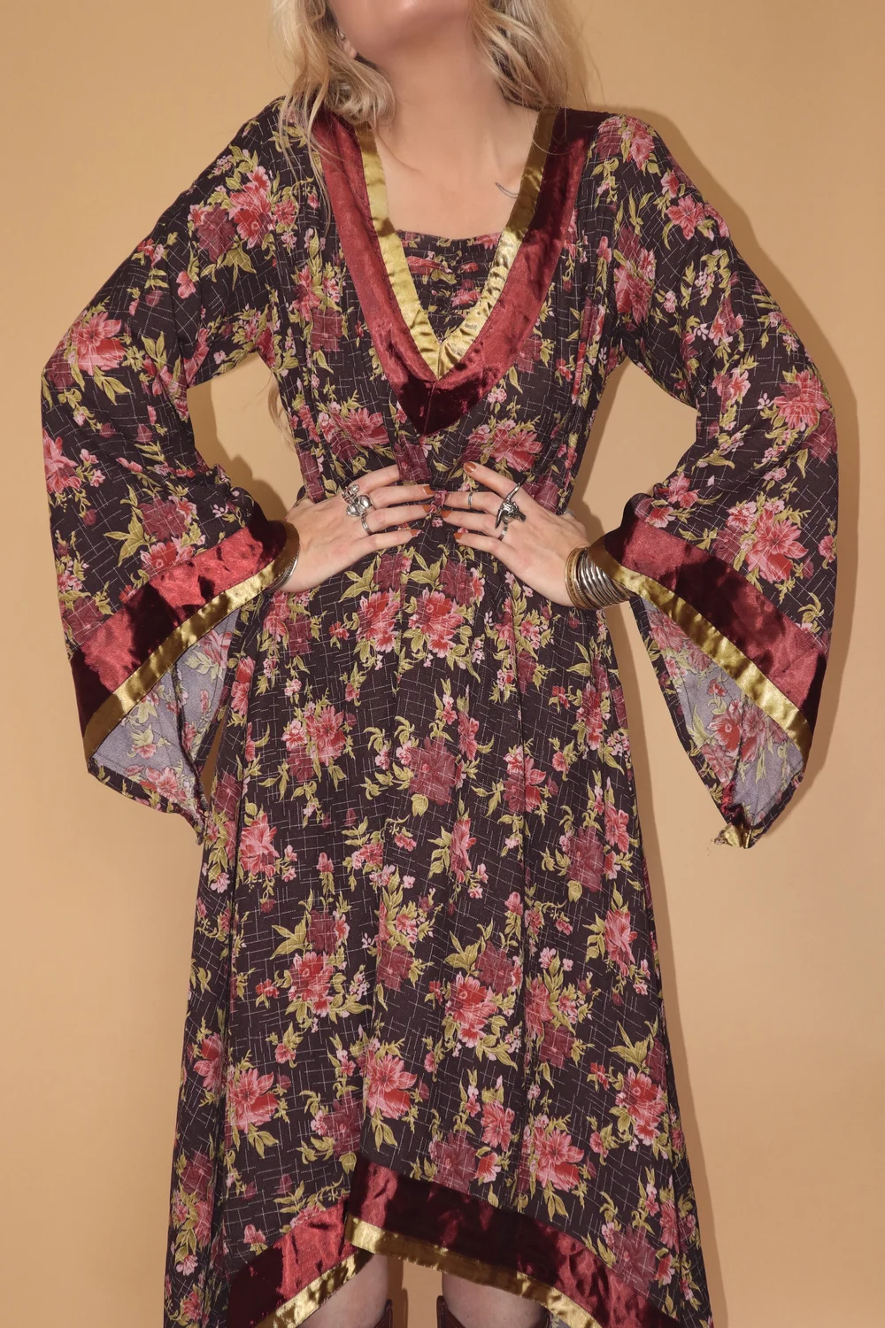green emerald velvet dress 60s/70s Flower Child Bell Sleeve Dress⁠⠀ – Auerbach Maffia Vintage main image 1