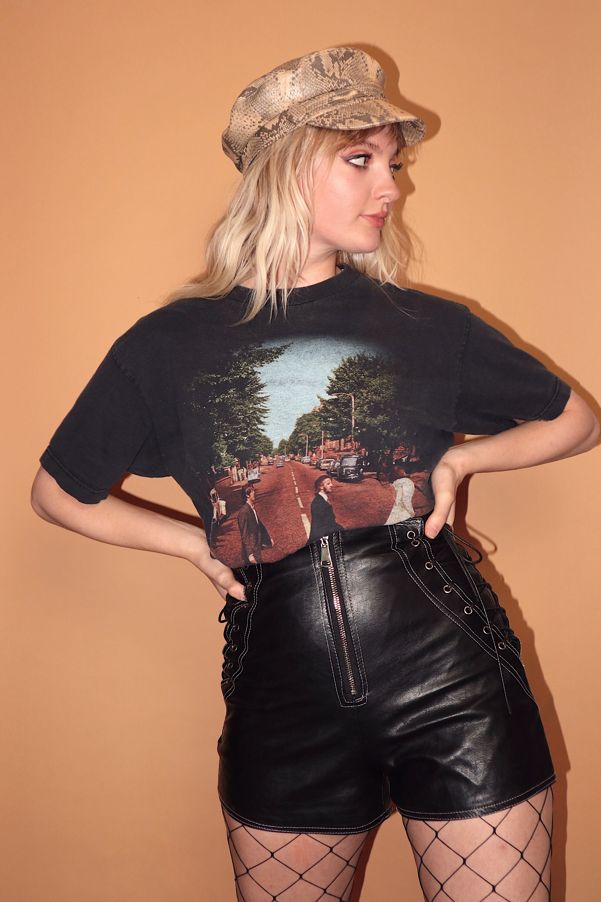 ABBEY ROAD : VINTAGE CHARCOAL BEATLES TEE T-SHIRT : MEDIUM