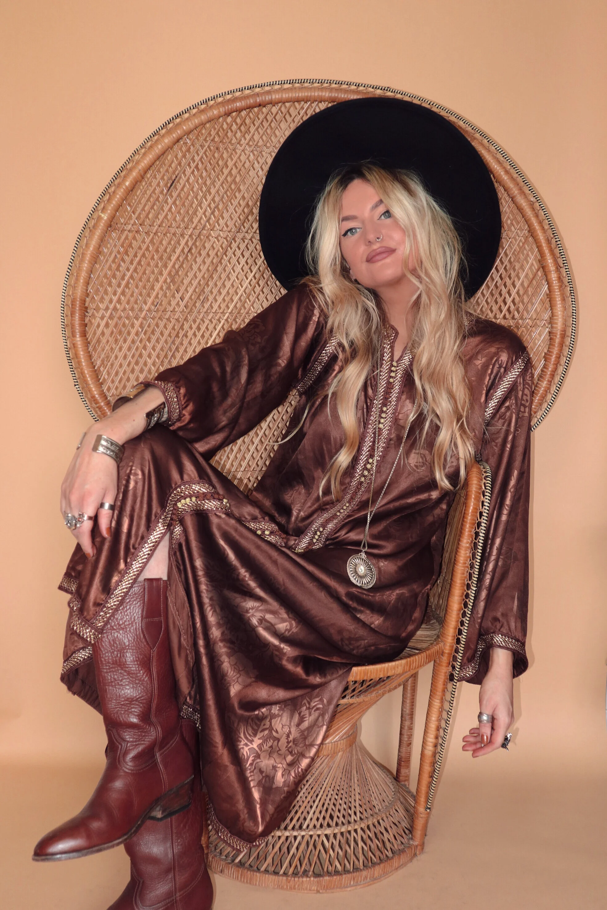 NOMAD : SILKY CHESTNUT EMROIDERED VINTAGE KURTA - MEDIUM