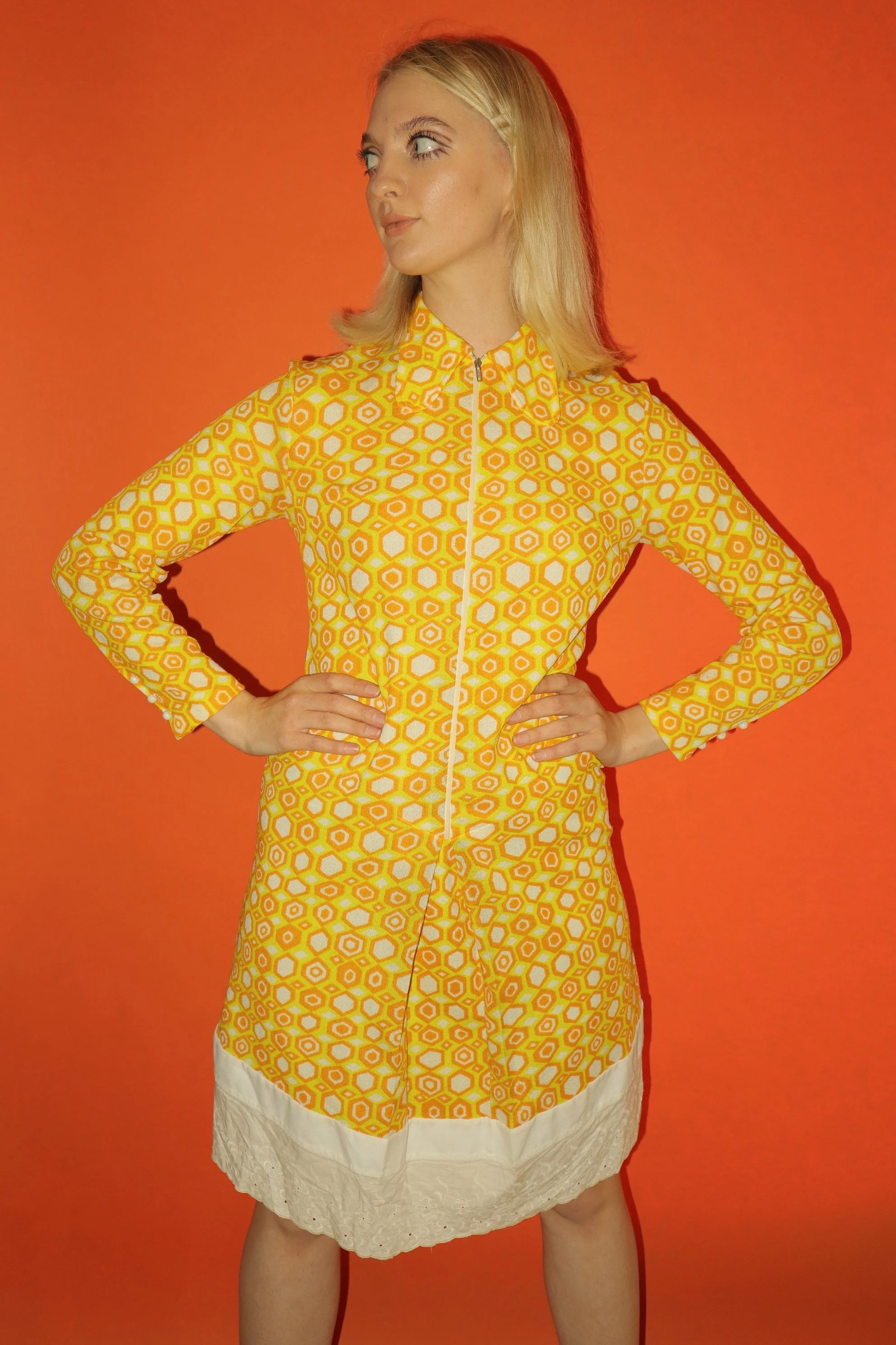 YELLOW HONEYCOMB PRINT ROUND COLLAR ZIP UP DRESS - SMALL.2.JPG