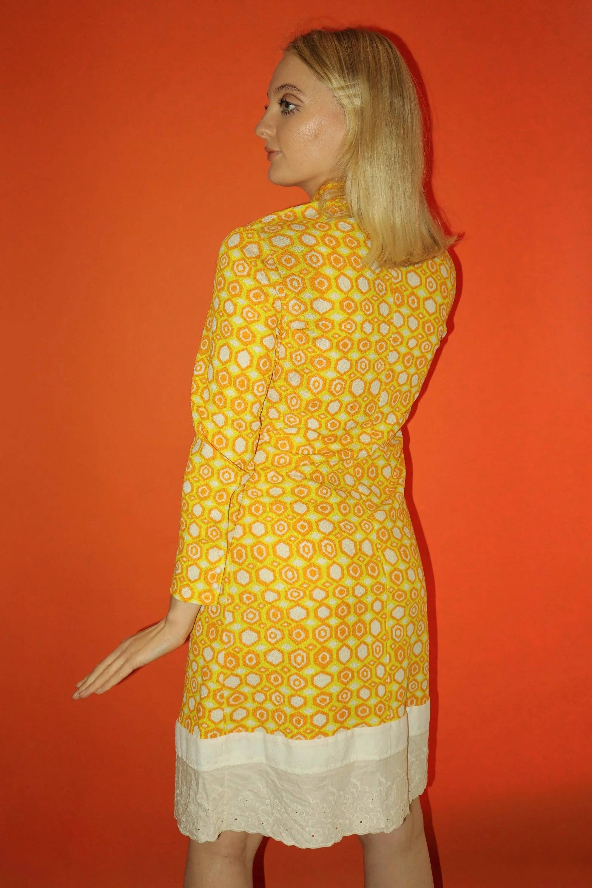 YELLOW HONEYCOMB PRINT ROUND COLLAR ZIP UP DRESS - SMALL.3.JPG