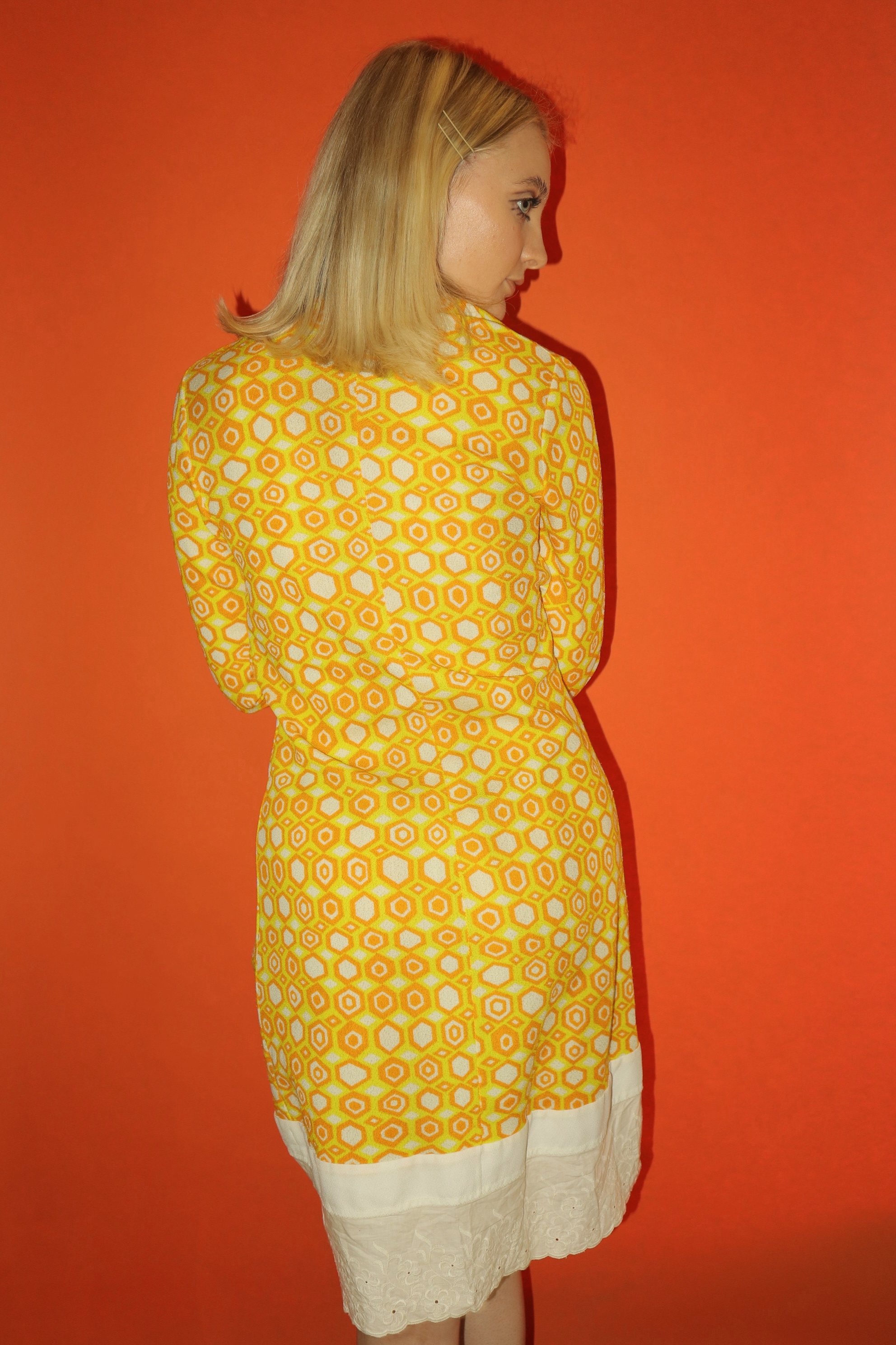YELLOW HONEYCOMB PRINT ROUND COLLAR ZIP UP DRESS - SMALL.6.JPG