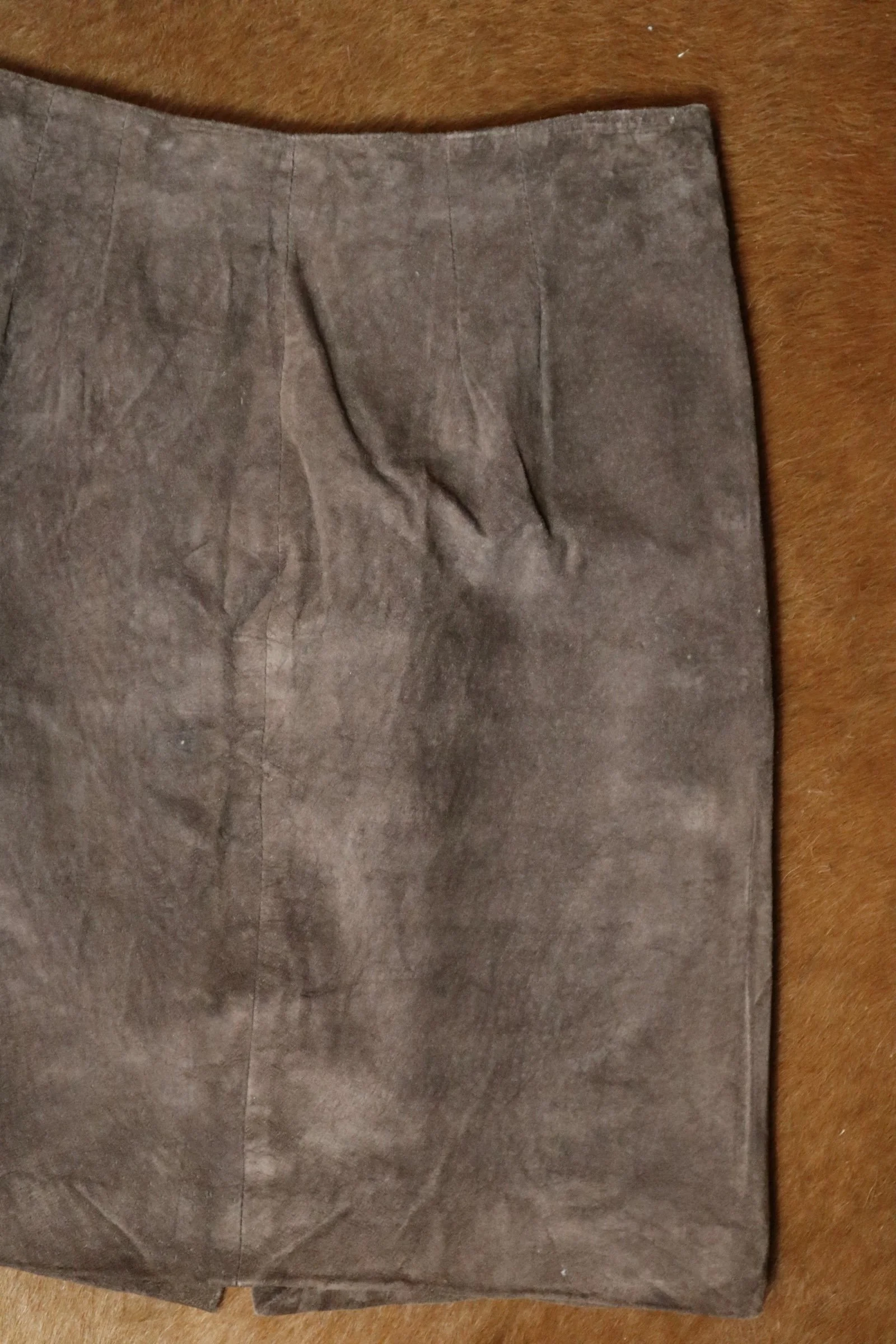 VINTAGE 90S BROWN SUEDE LEATHER MINI SKIRT - 2.jpg