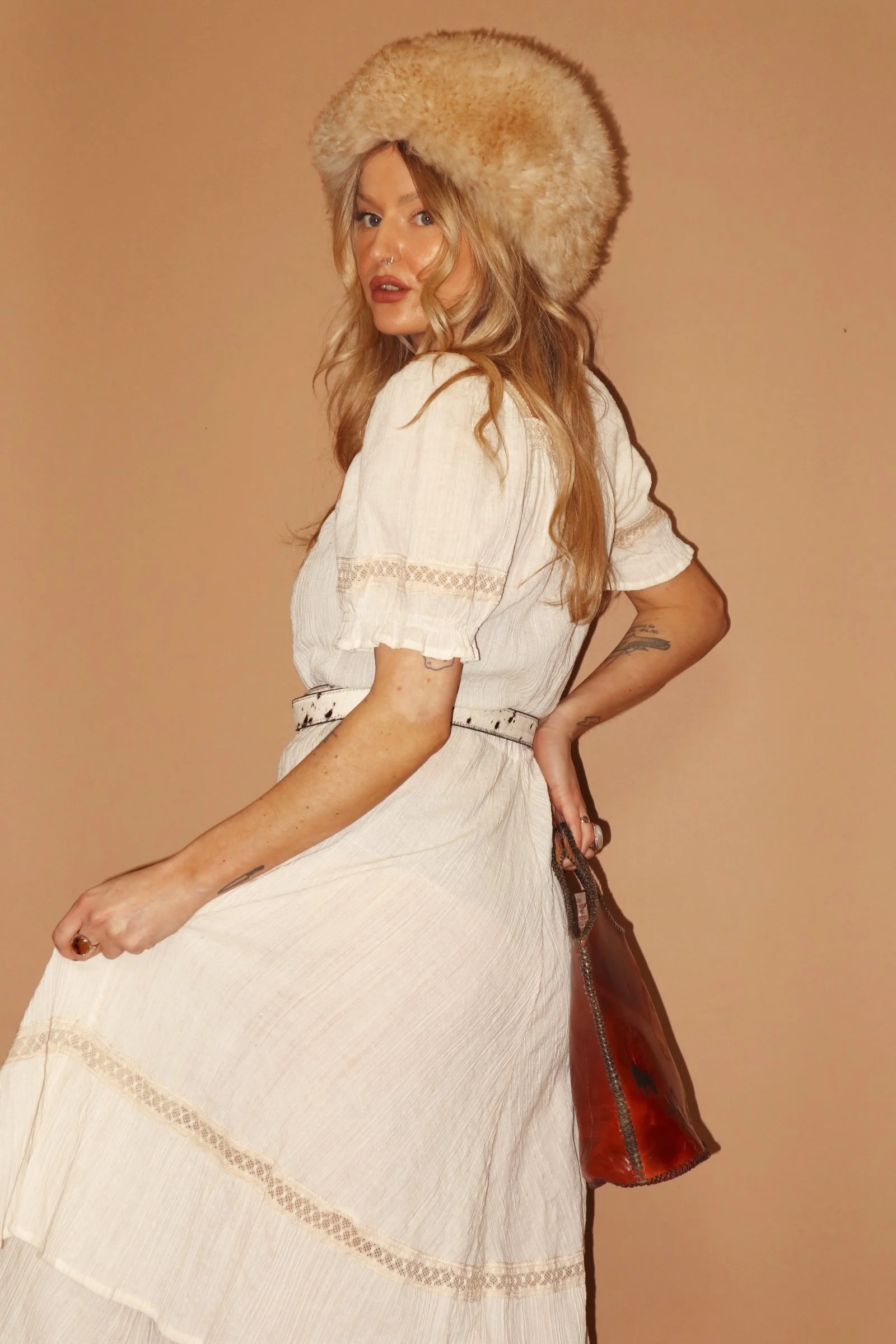 VINTAGE 70S CHEESE CLOTH COTTON LACE INSERT COUNTRY DRESS - 5.JPG