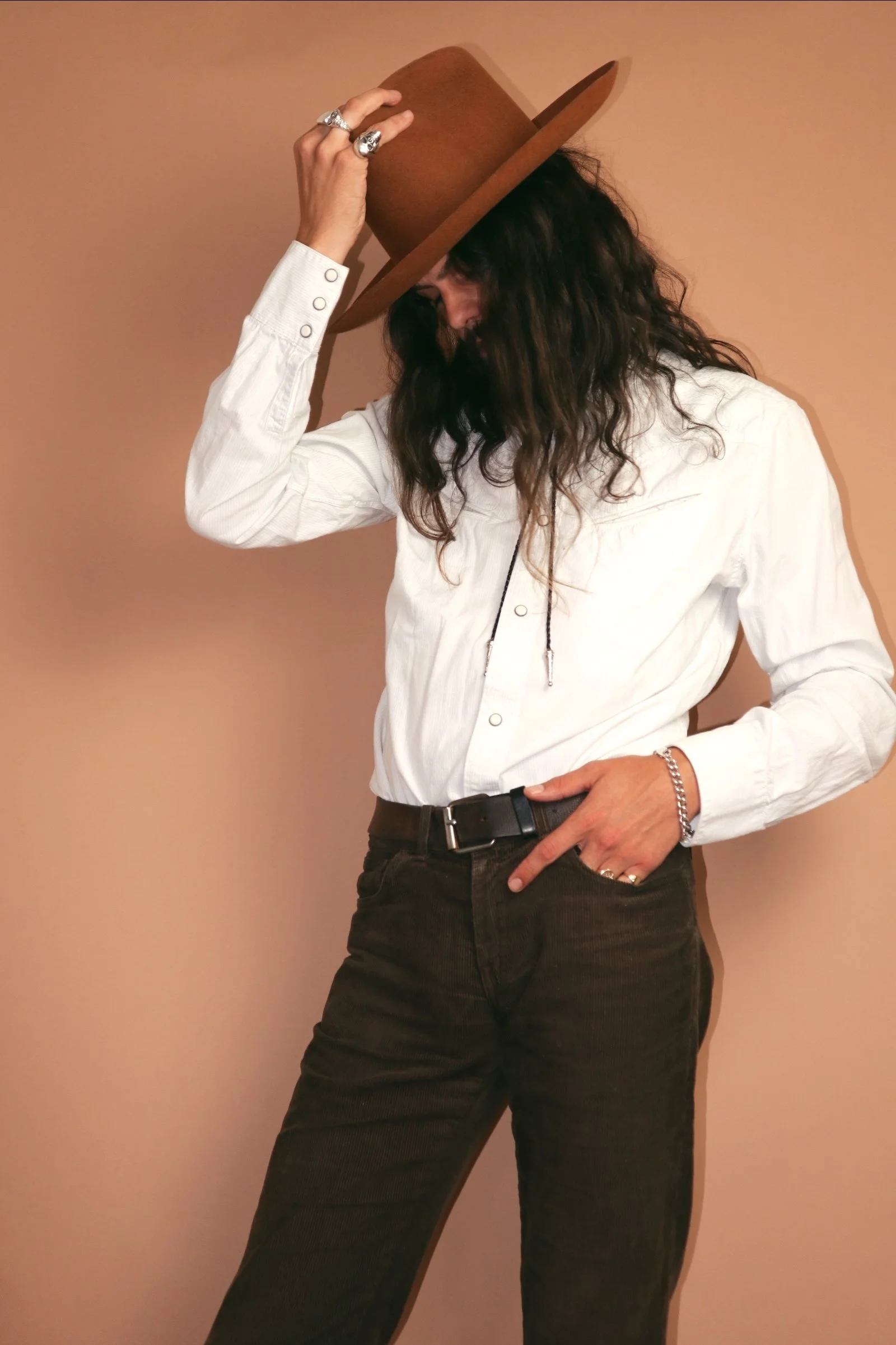 VINTAGE LEVIS MEN'S WHITE COTTON PIN STRIPED WESTERN SHIRT - LARGE.5.JPG